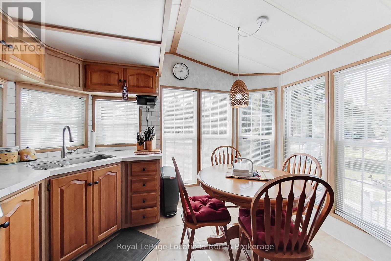 2 Wasaga Pines Lane E Property Photo 26