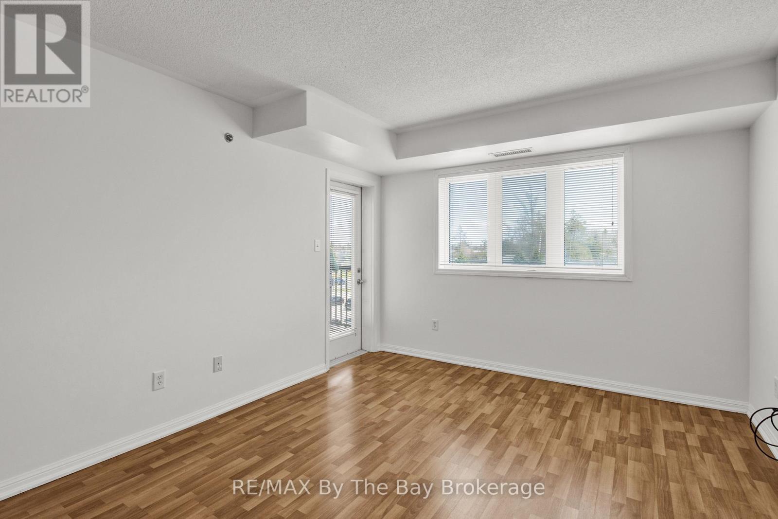 311 - 16 Westbury Road Property Photo 6
