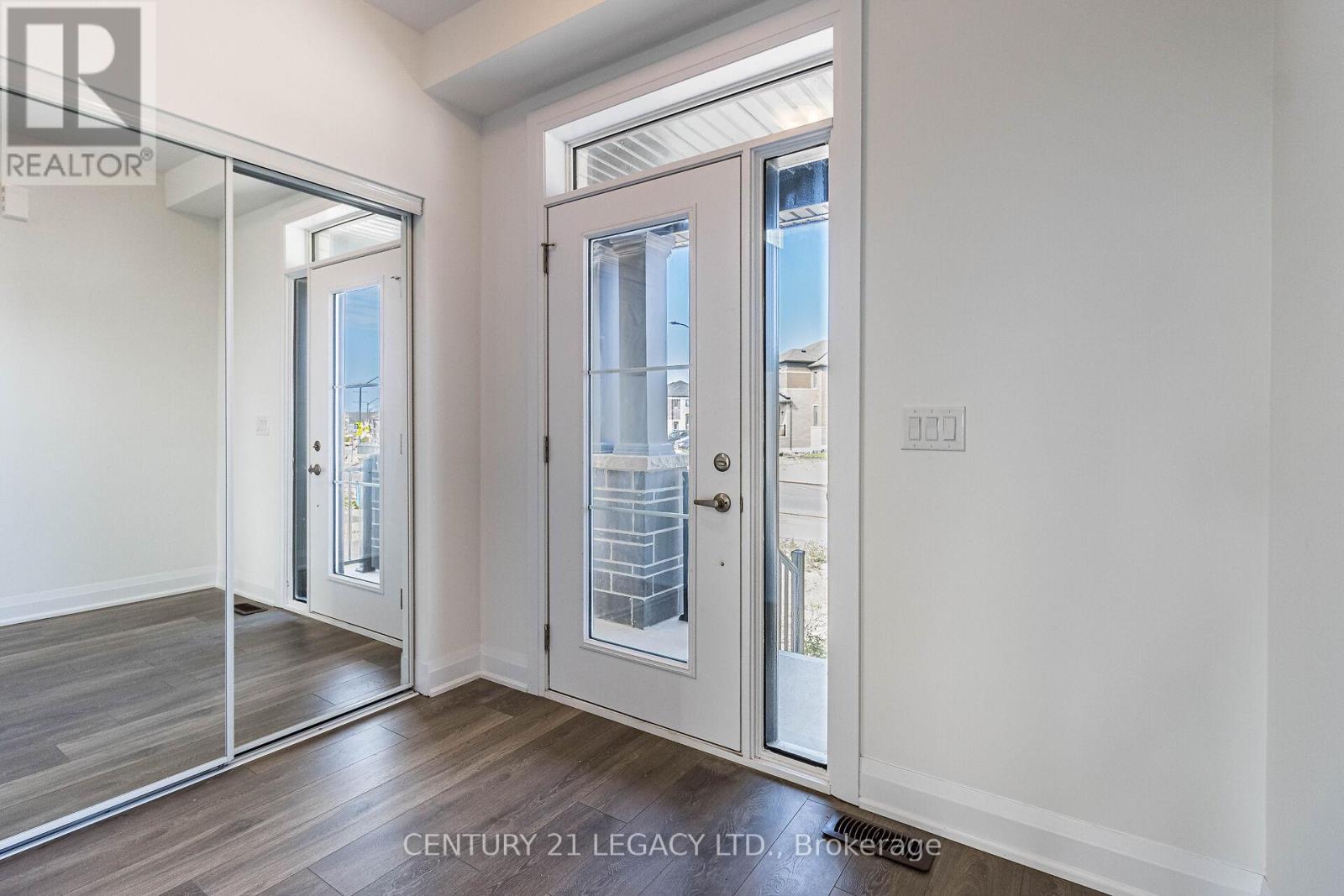 30 Union Boulevard Property Photo 2