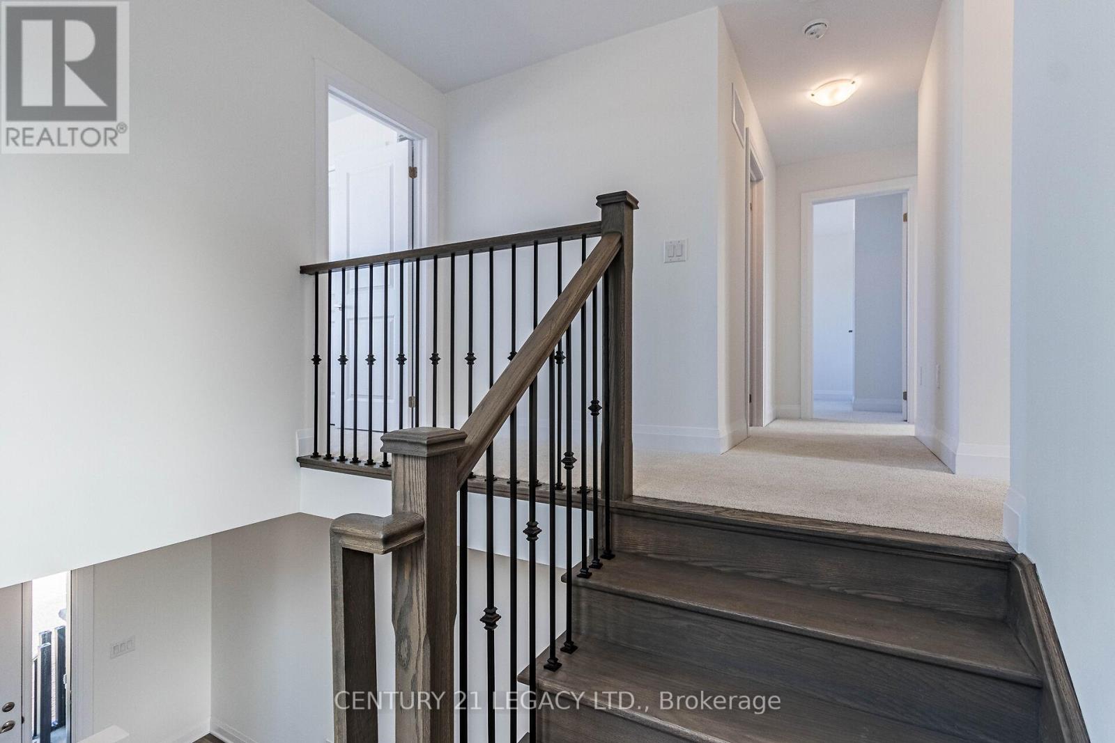 30 Union Boulevard Property Photo 18