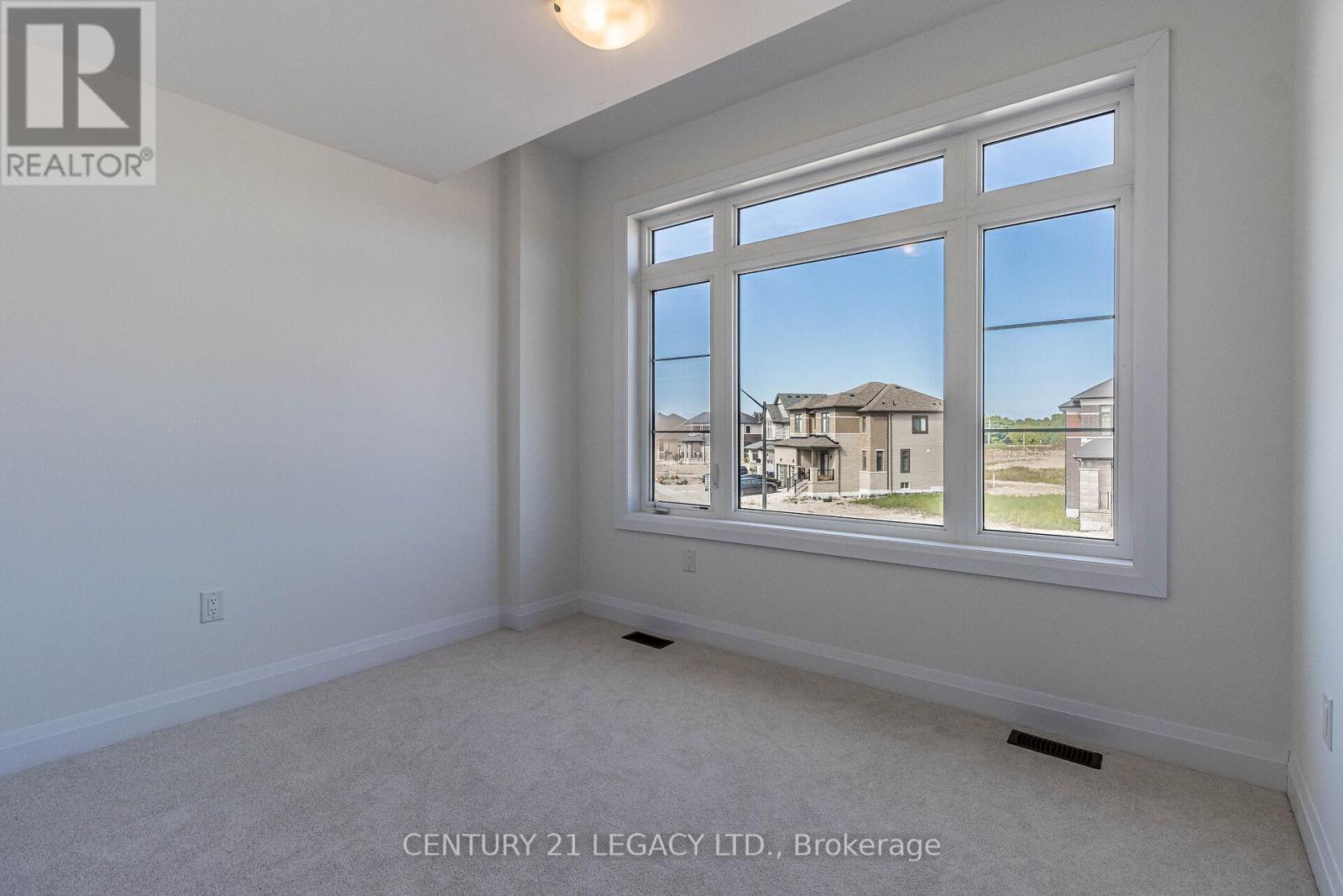 30 Union Boulevard Property Photo 19
