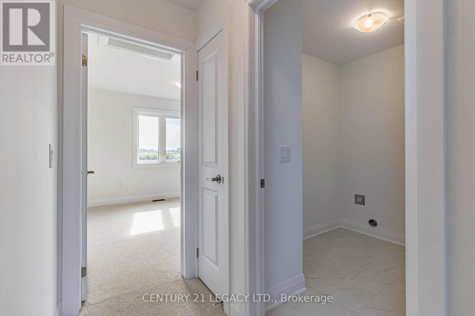 30 Union Boulevard Property Photo 20