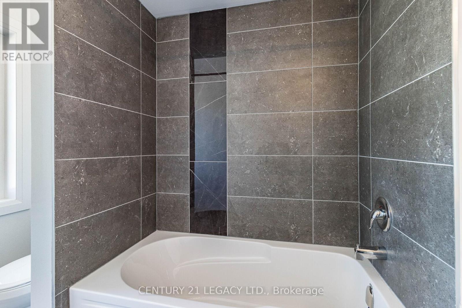 30 Union Boulevard Property Photo 24