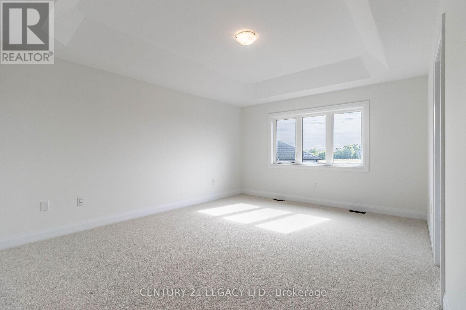 30 Union Boulevard Property Photo 27