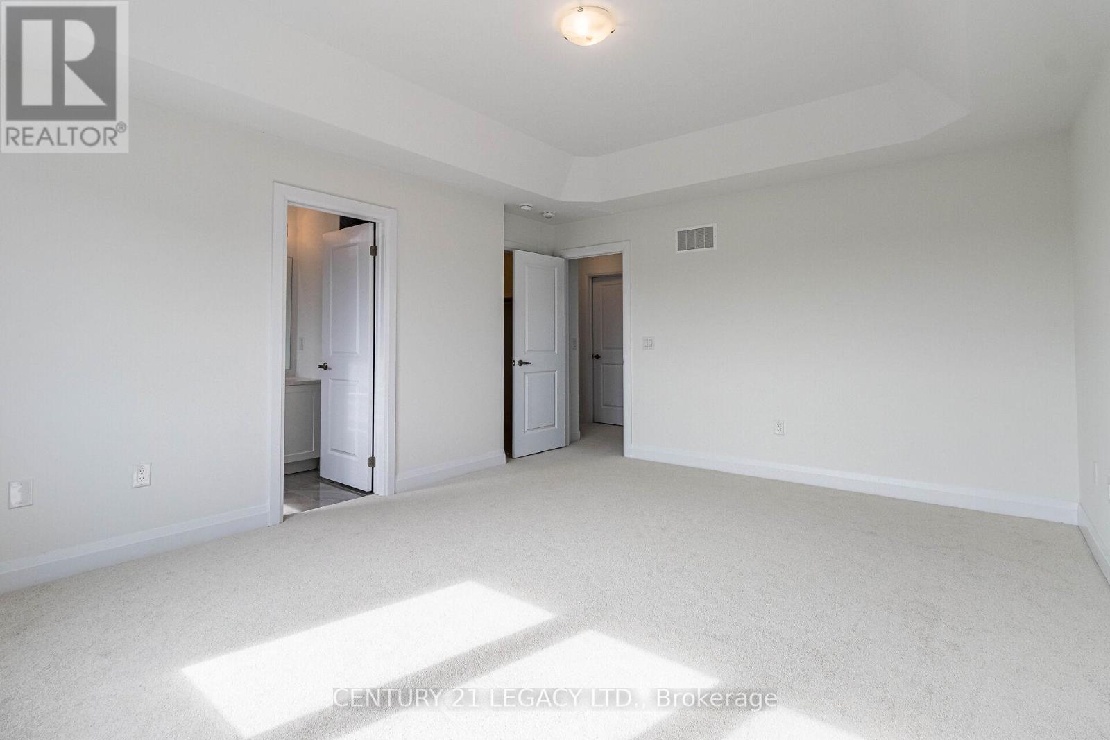 30 Union Boulevard Property Photo 28
