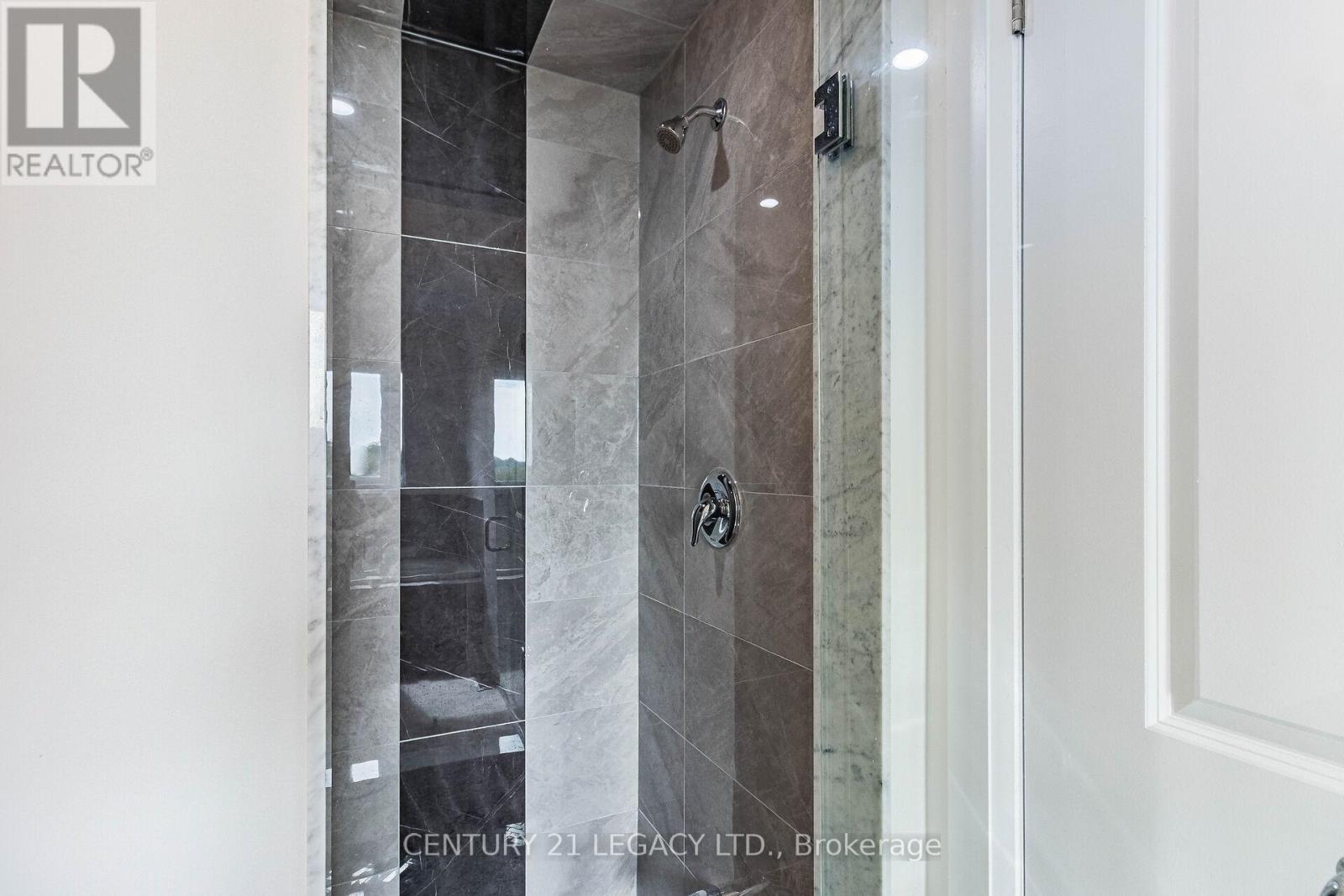 30 Union Boulevard Property Photo 32