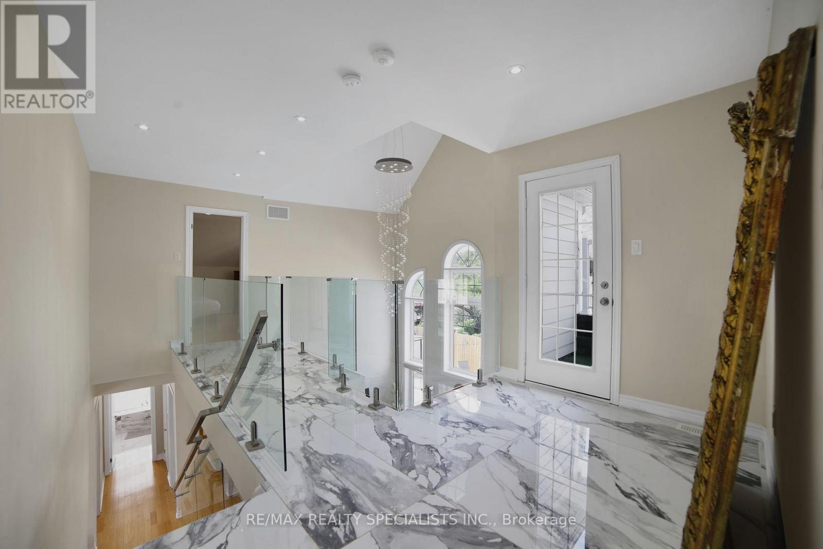 61 Riverwalk Place Property Photo 18
