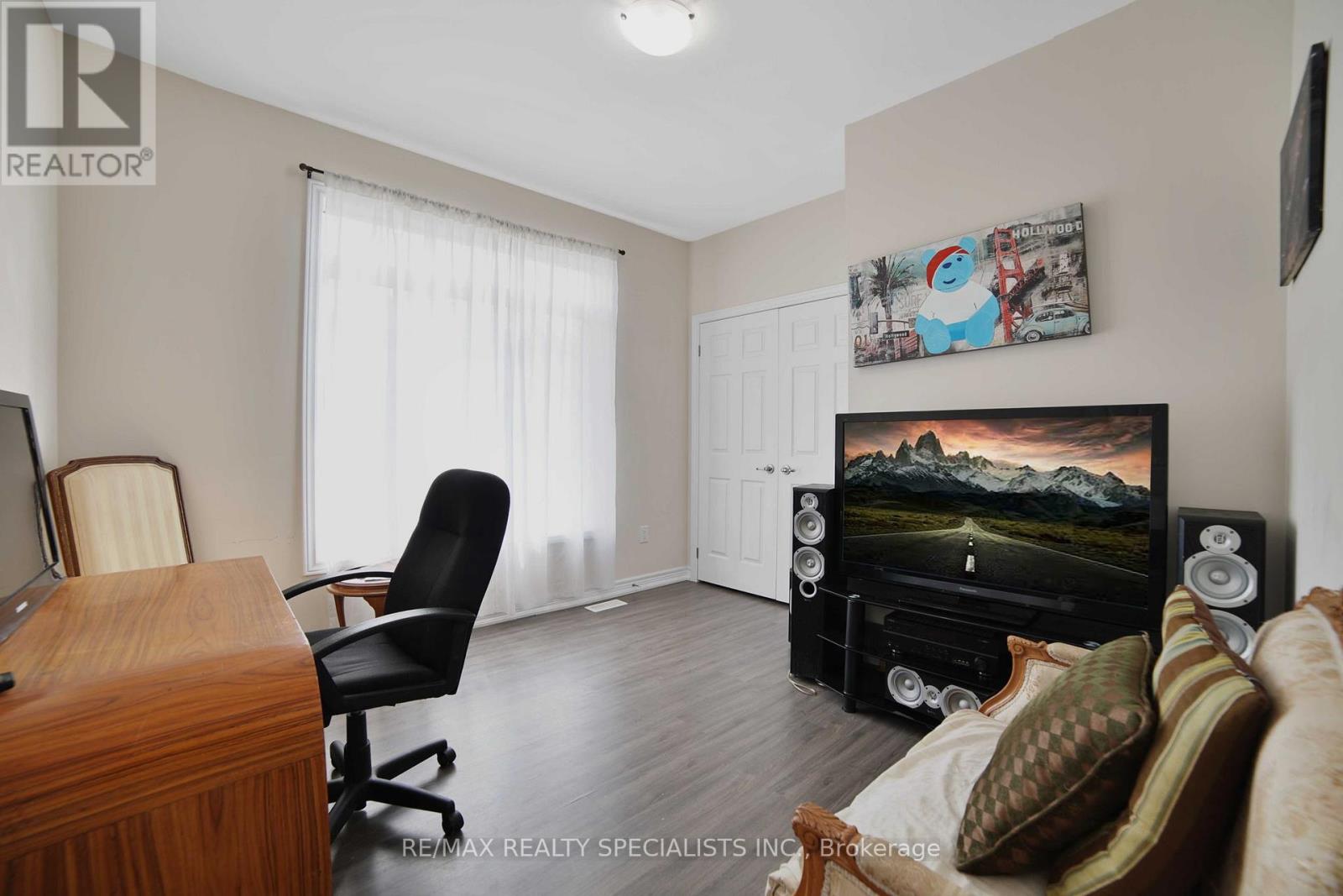 61 Riverwalk Place Property Photo 32