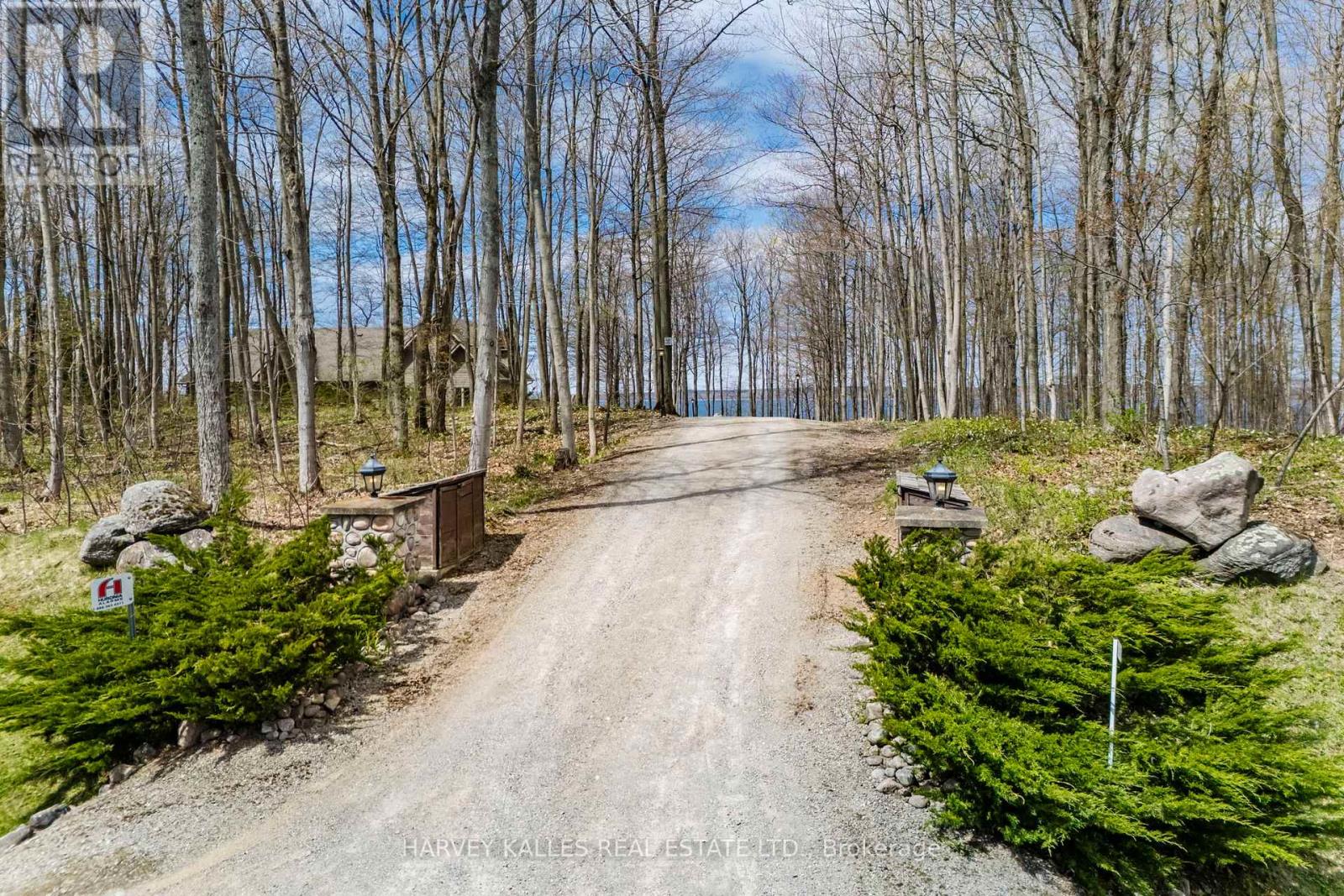 20 Nippissing Ridge Road Property Photo 4