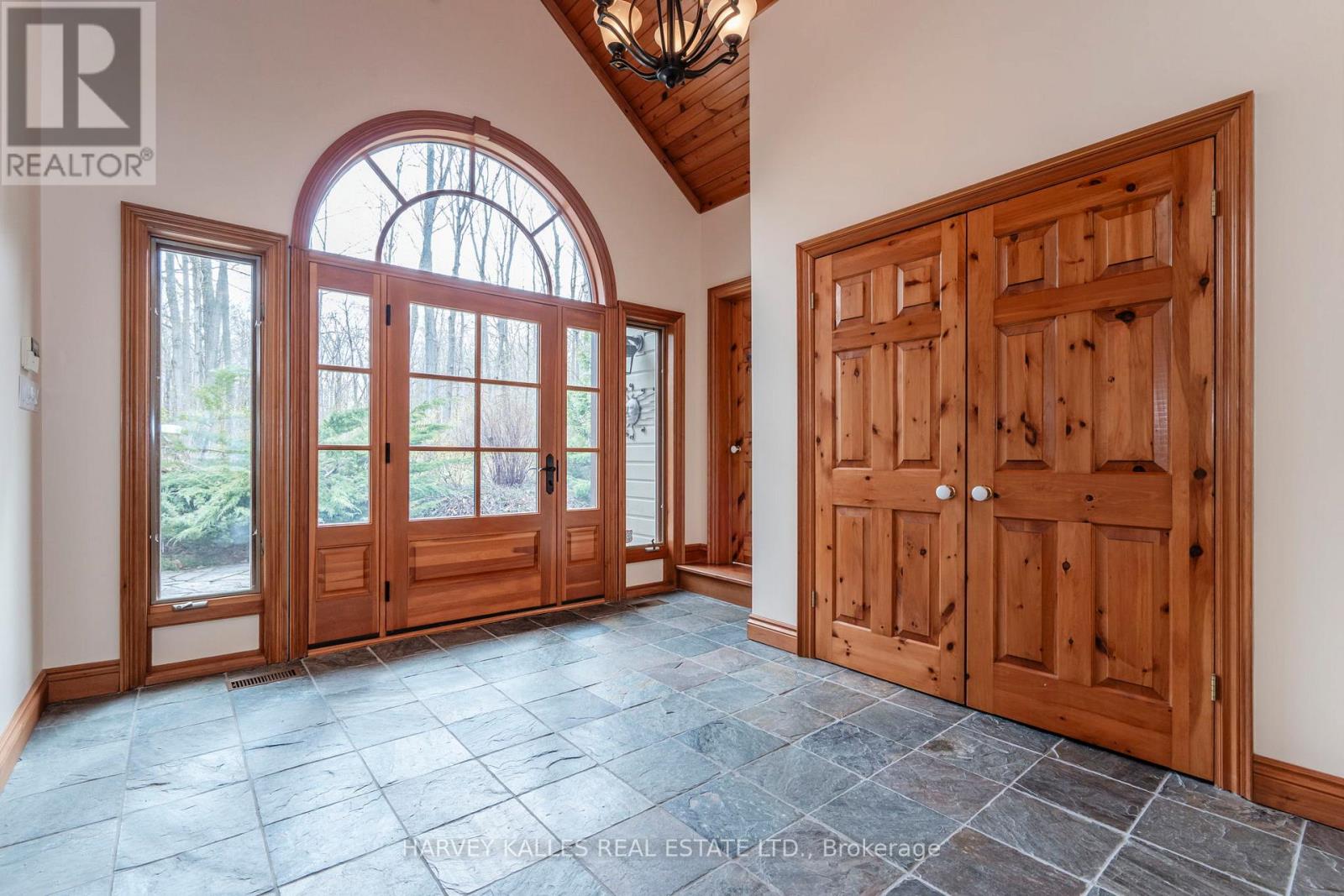 20 Nippissing Ridge Road Property Photo 9