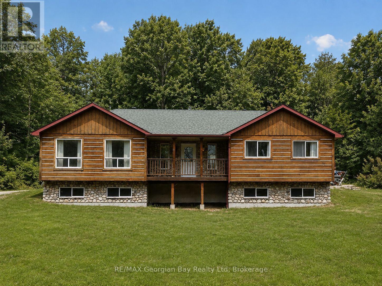 90 Farlain Lake Road W Property Photo 1