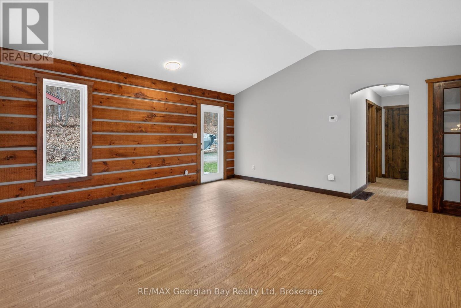 90 Farlain Lake Road W Property Photo 8