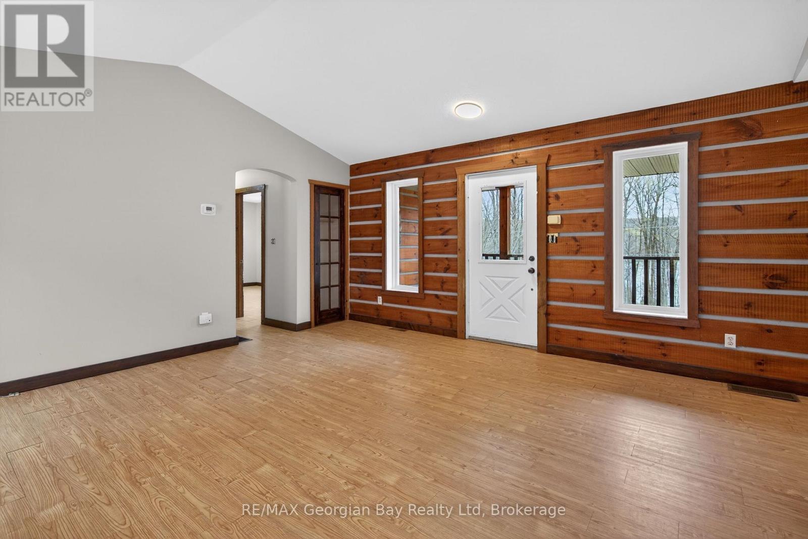 90 Farlain Lake Road W Property Photo 9
