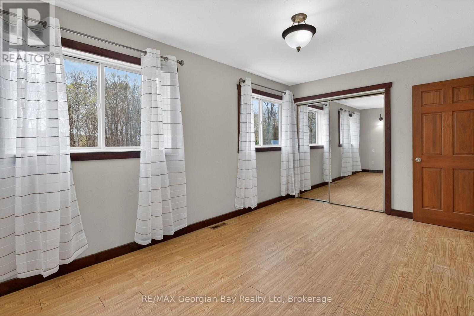 90 Farlain Lake Road W Property Photo 11