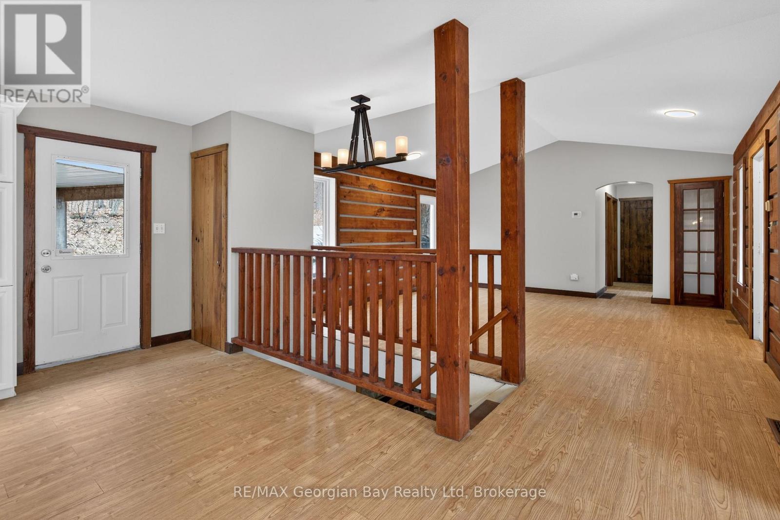 90 Farlain Lake Road W Property Photo 17