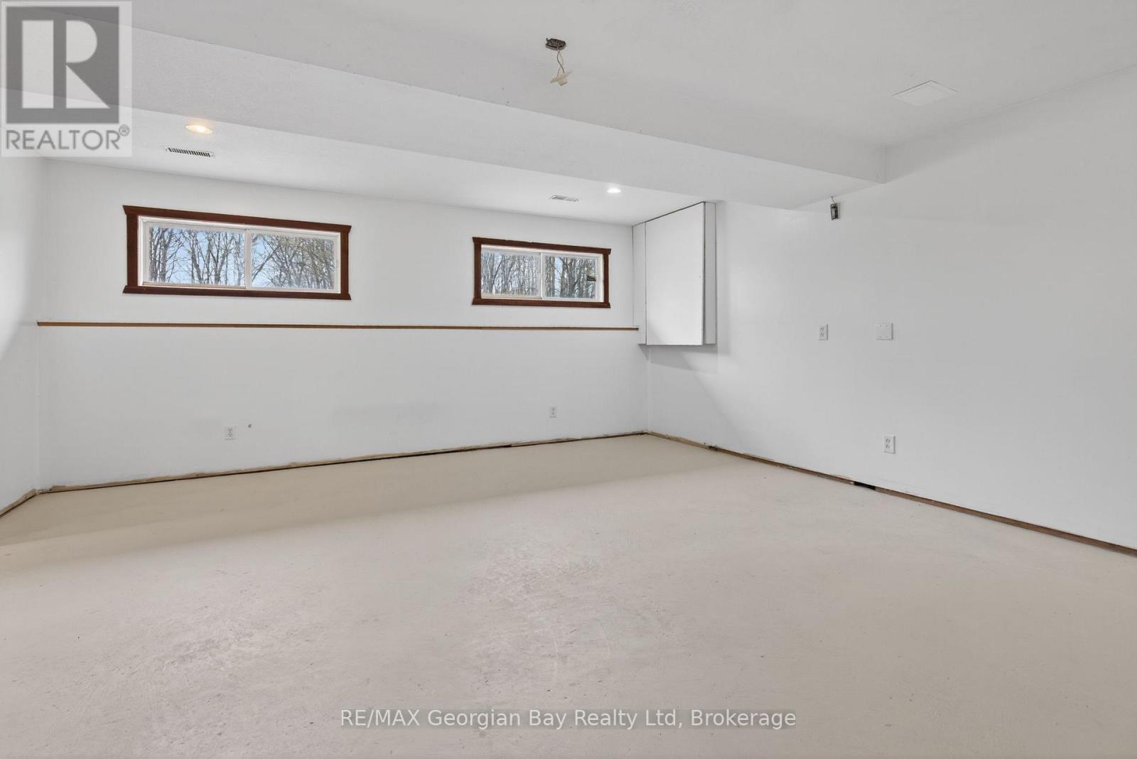 90 Farlain Lake Road W Property Photo 20