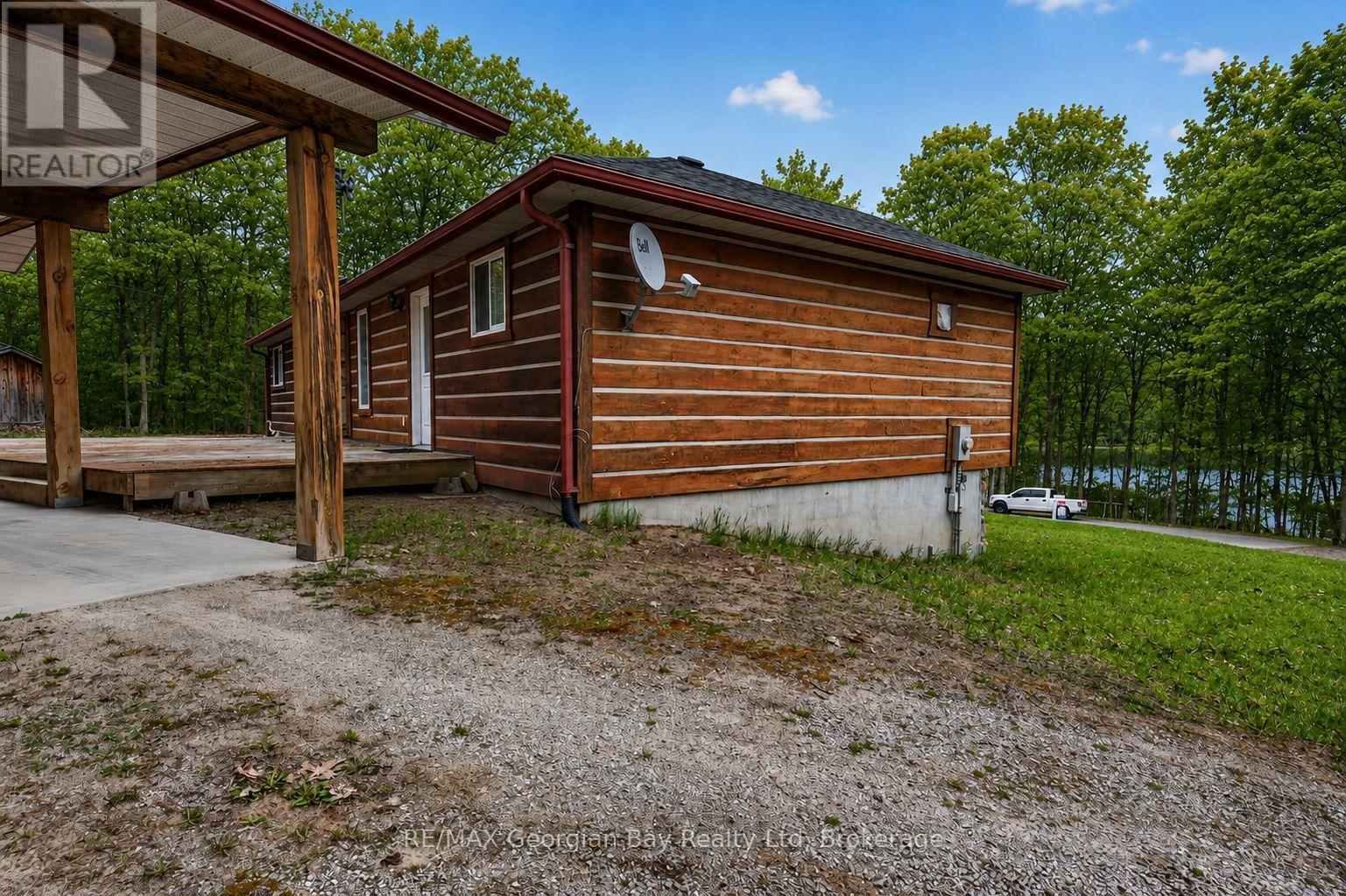 90 Farlain Lake Road W Property Photo 24