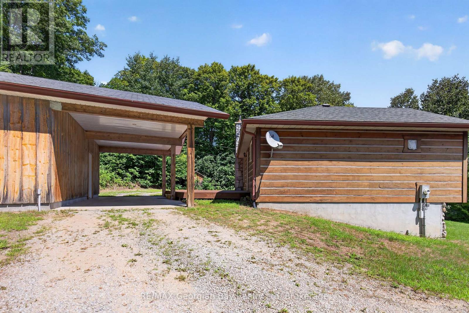 90 Farlain Lake Road W Property Photo 25