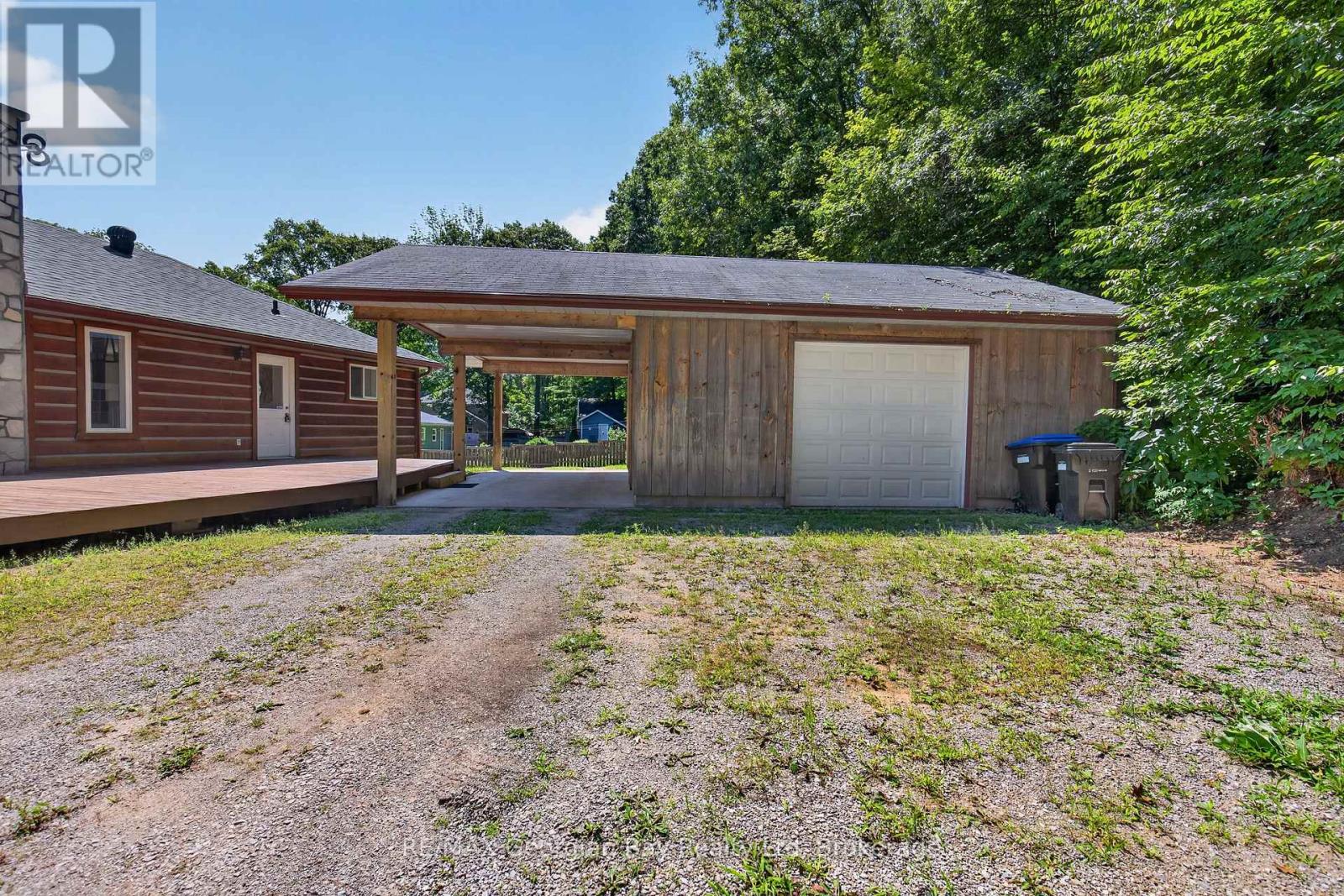 90 Farlain Lake Road W Property Photo 26