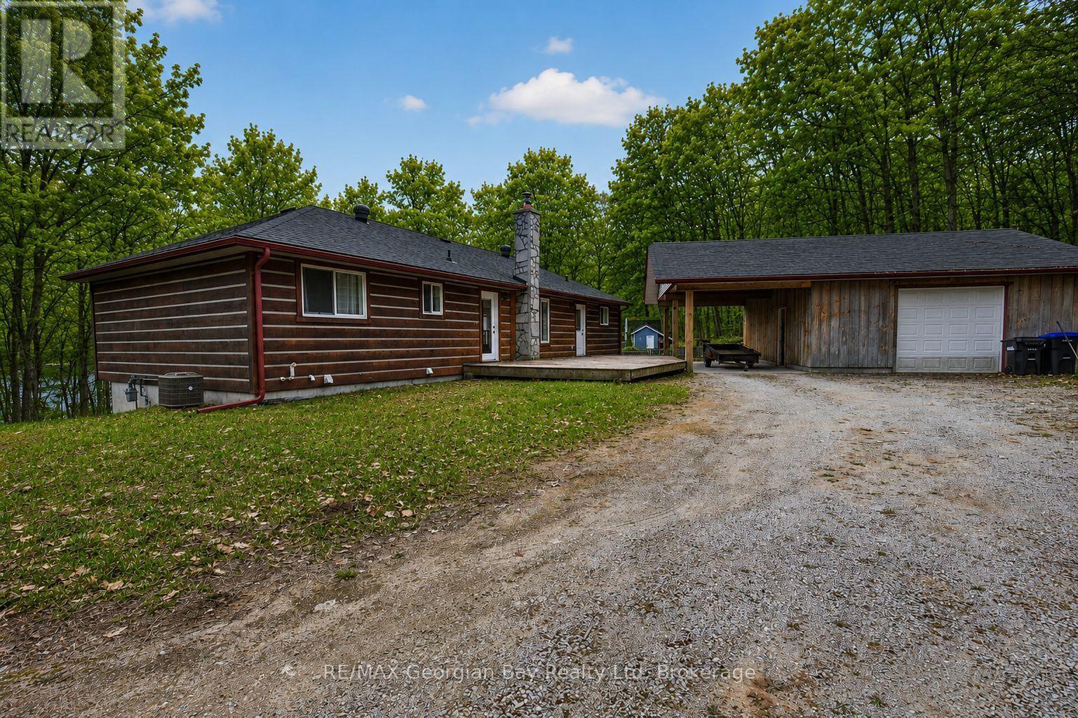 90 Farlain Lake Road W Property Photo 28