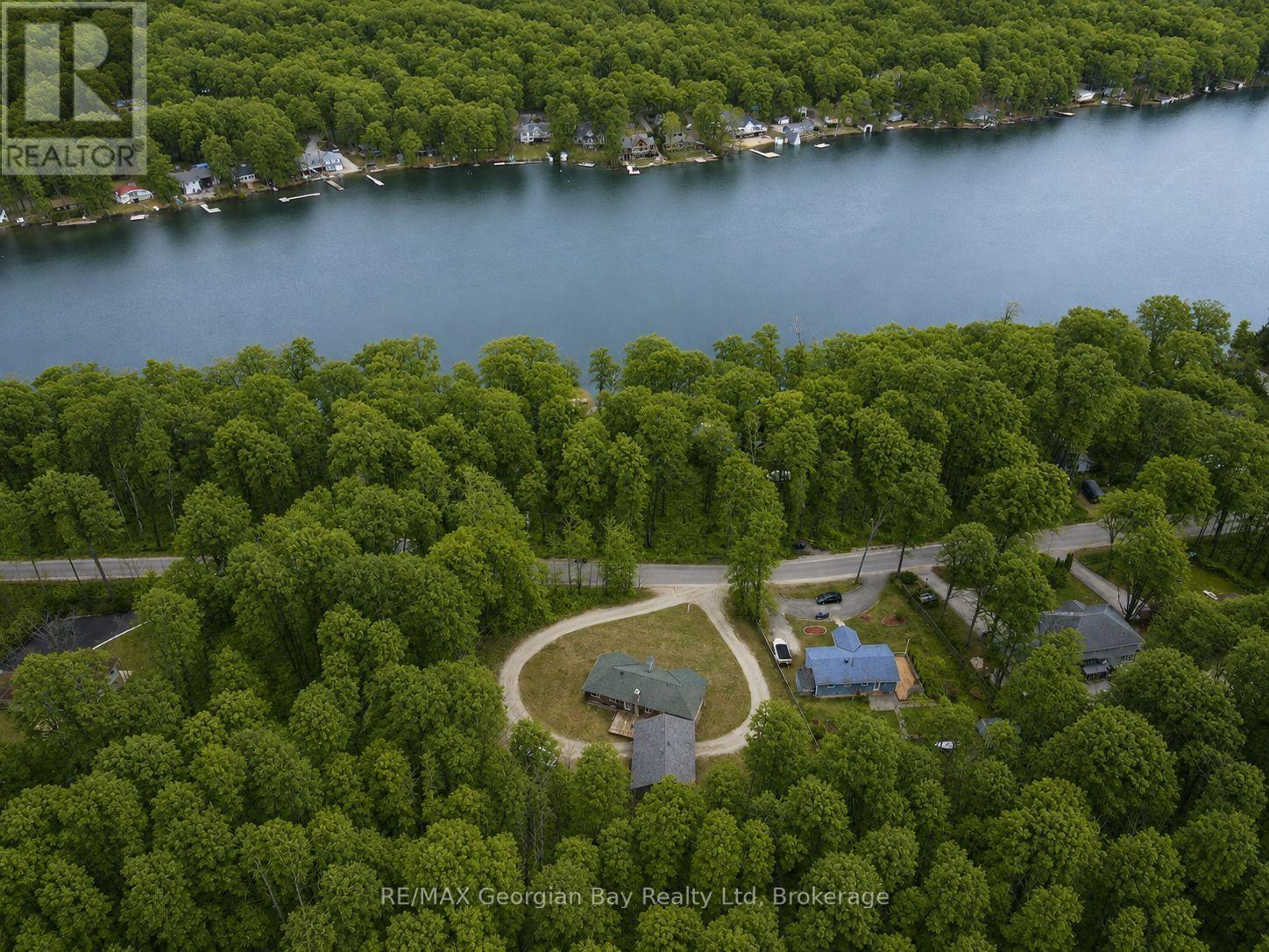 90 Farlain Lake Road W Property Photo 33