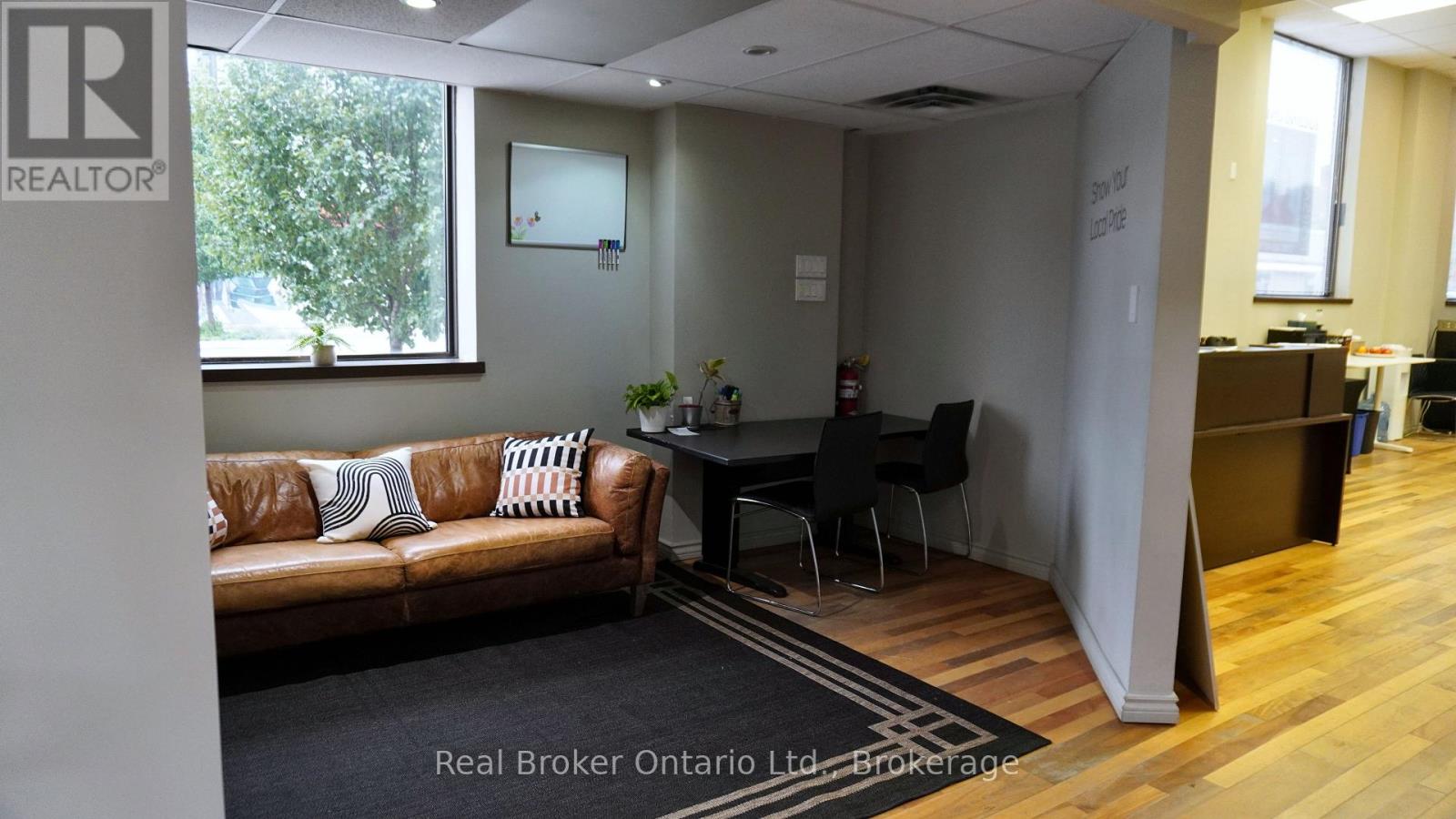 270 King Street Property Photo 7
