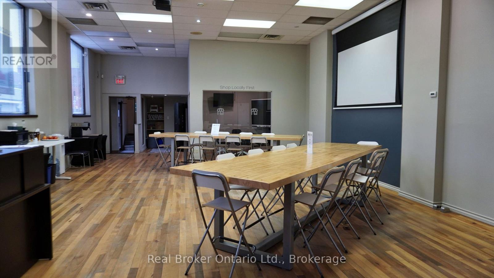 270 King Street Property Photo 9