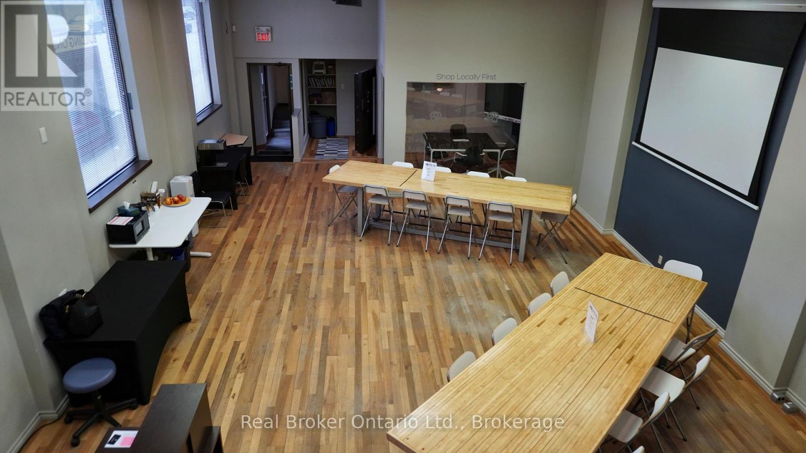 270 King Street Property Photo 10