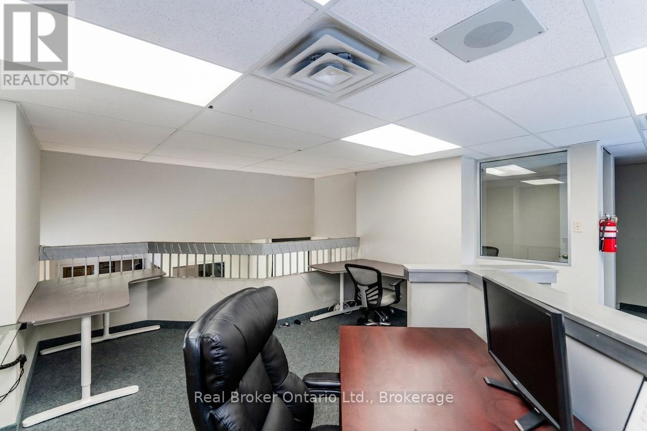 270 King Street Property Photo 14