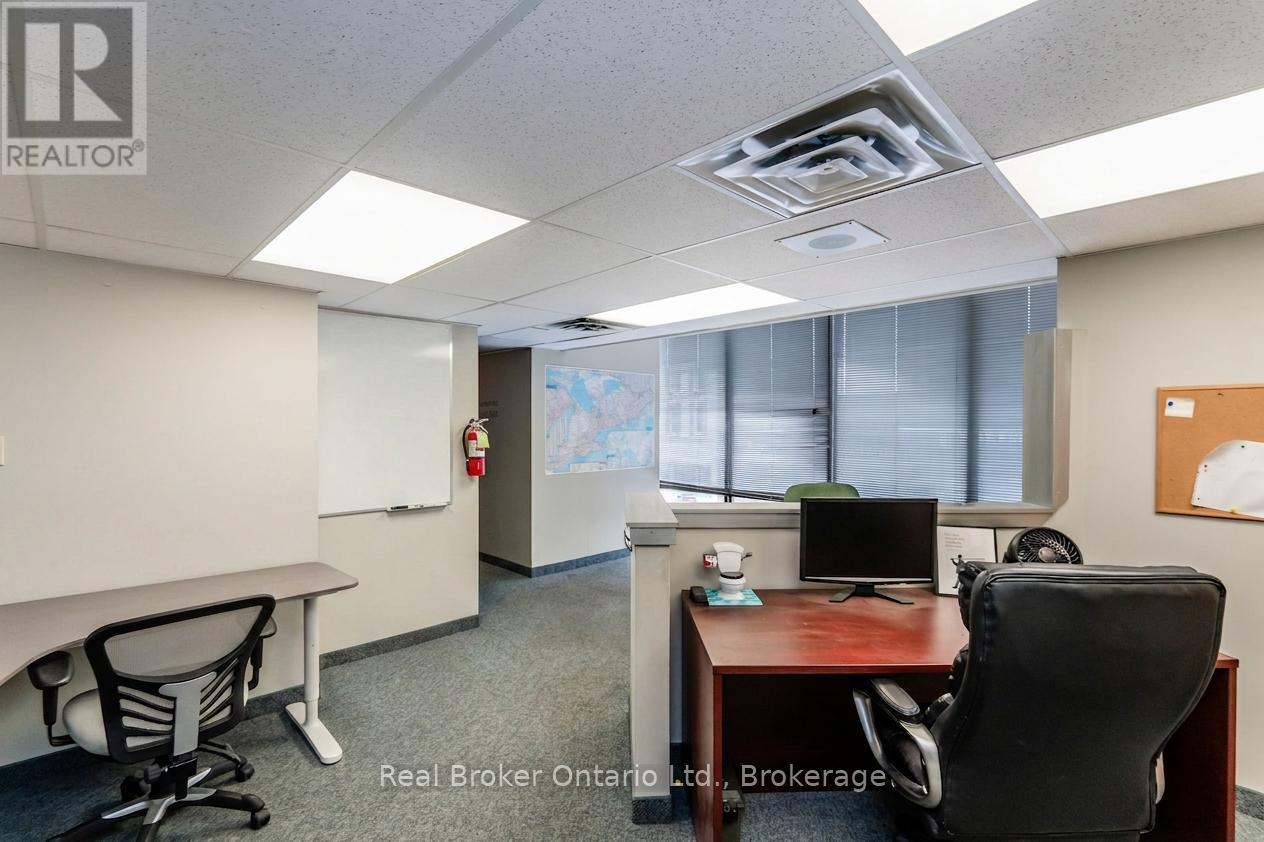 270 King Street Property Photo 15