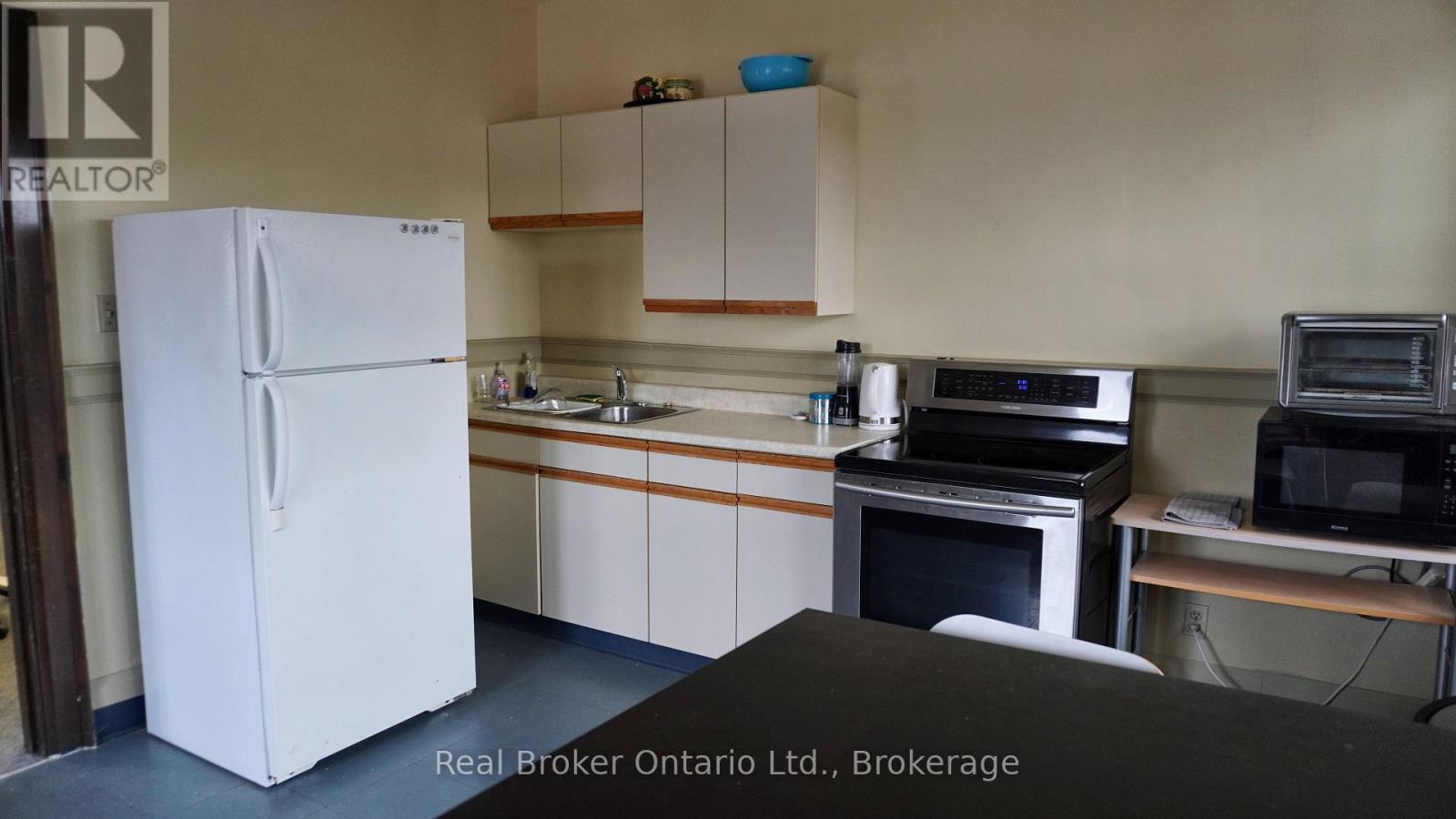 270 King Street Property Photo 23