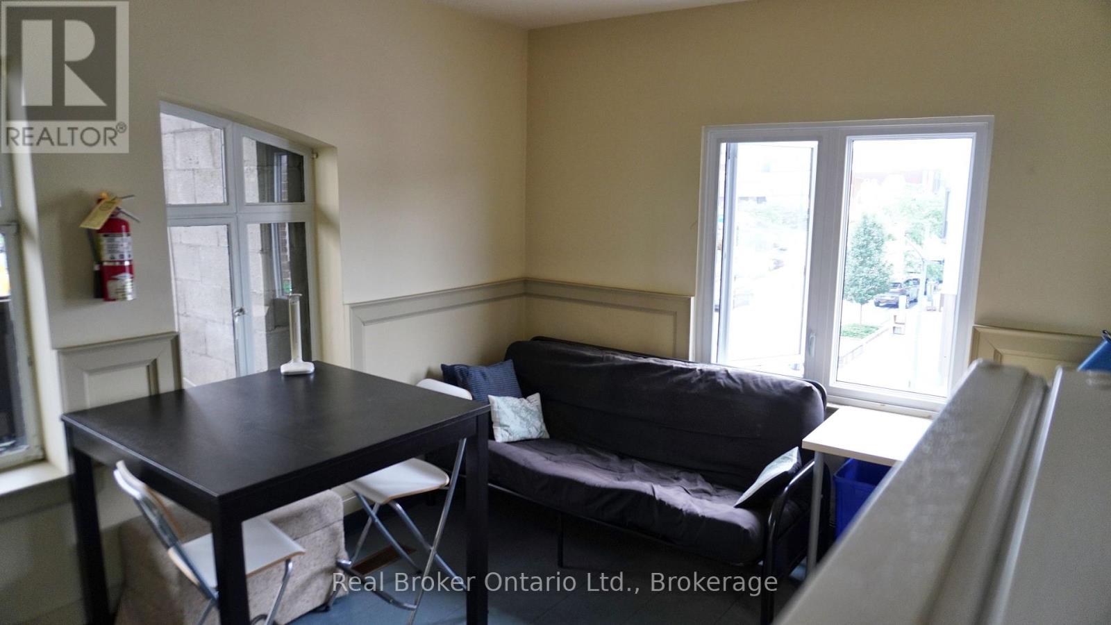 270 King Street Property Photo 24