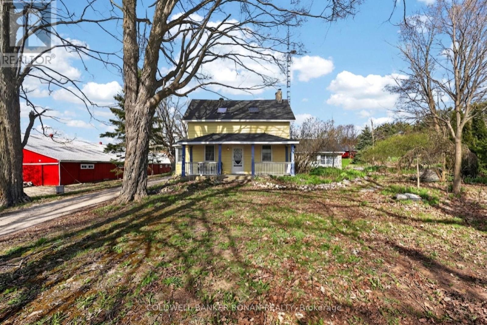 4479 2nd Line N Property Photo 3