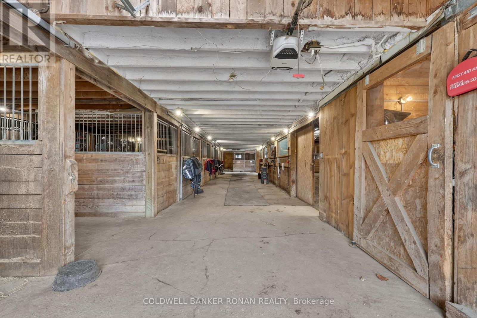 4479 2nd Line N Property Photo 7