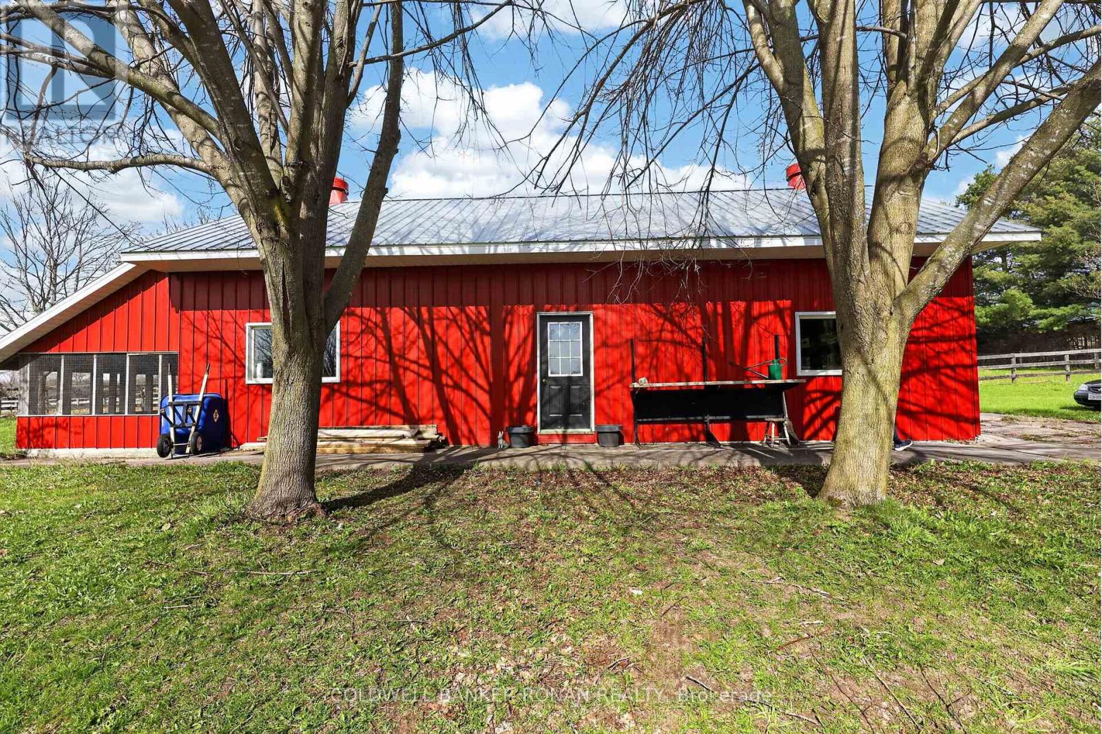 4479 2nd Line N Property Photo 17