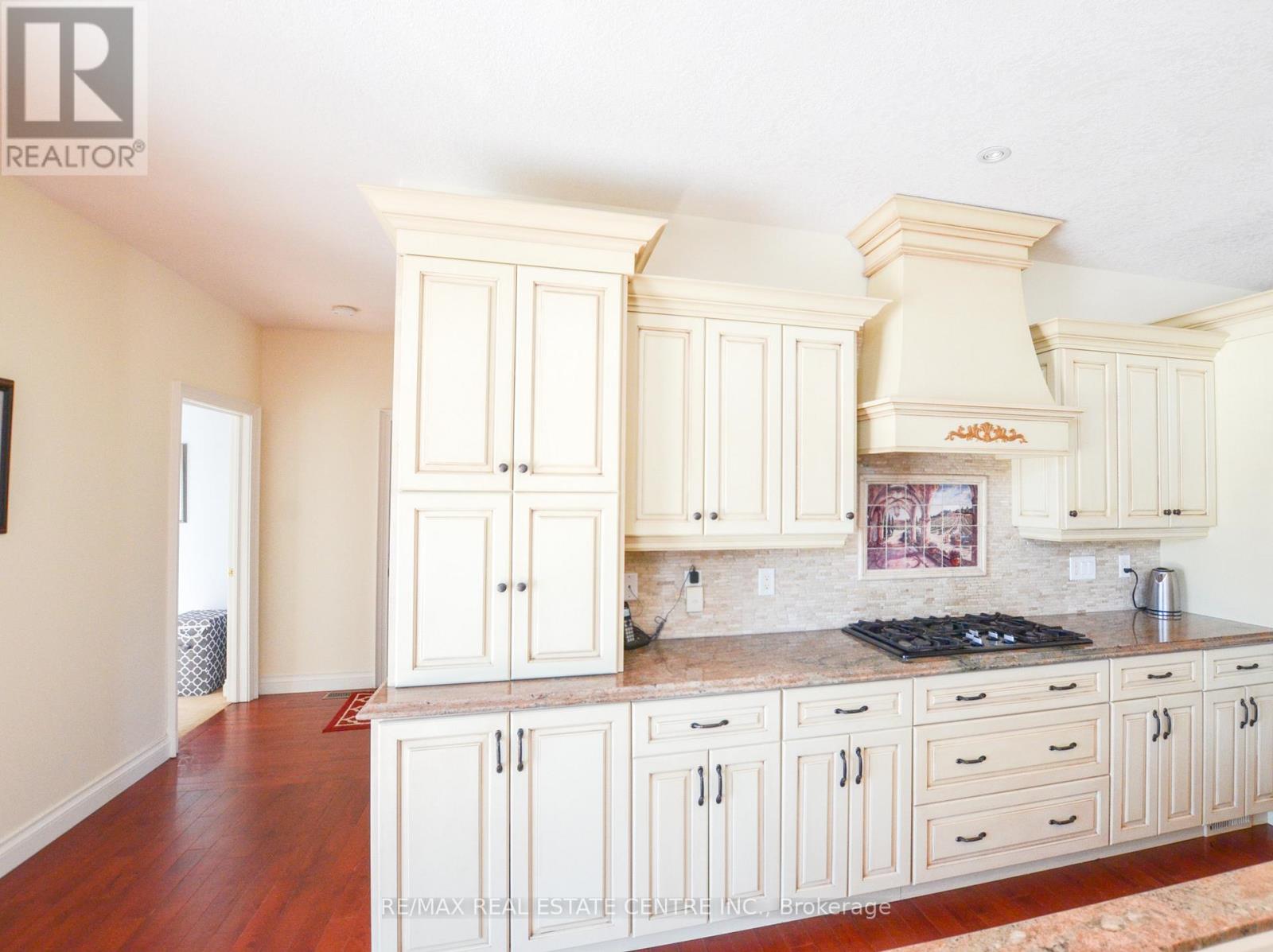 1216 Wood Road Property Photo 8