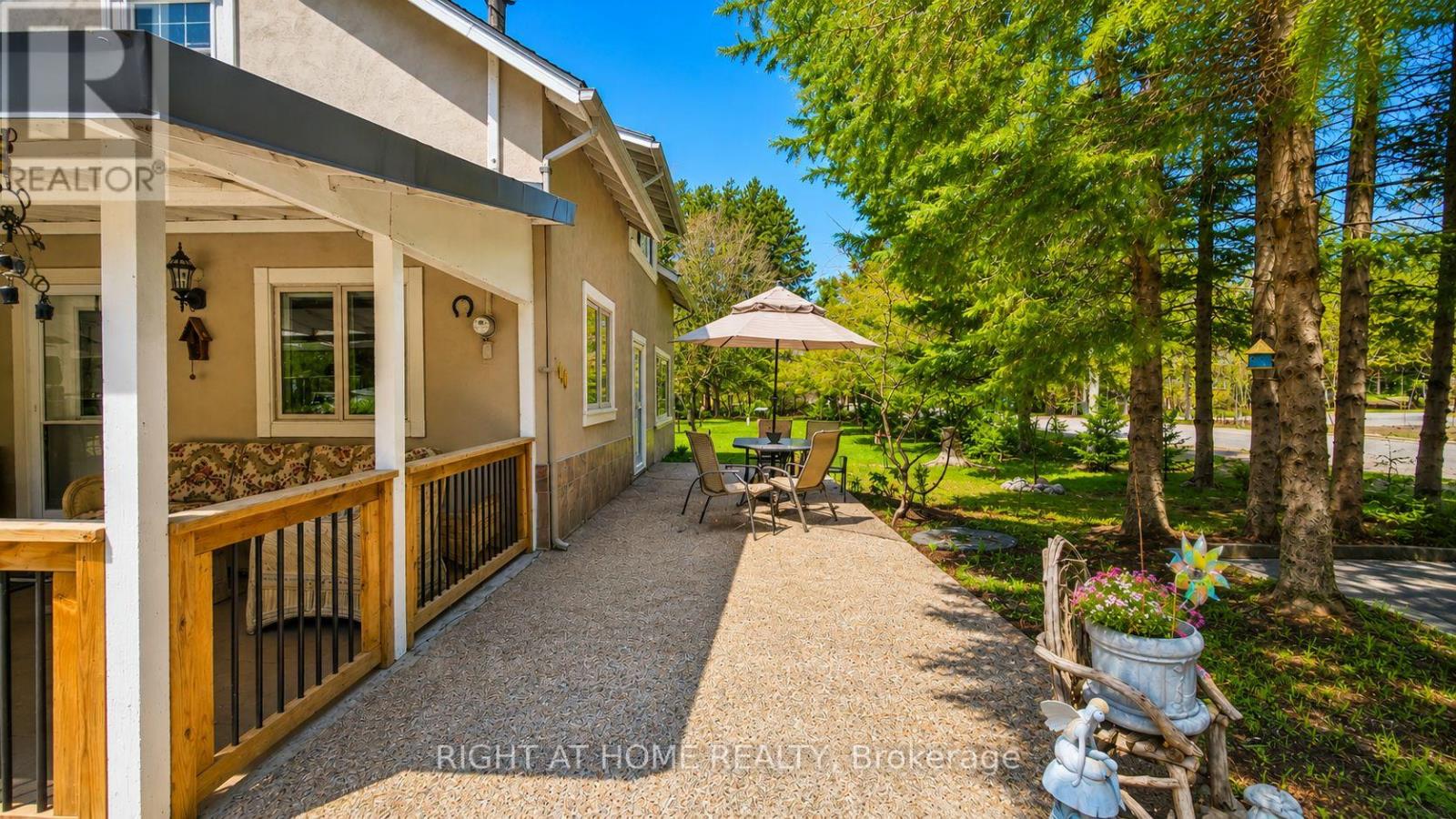 640 Tiny Beaches Road N Property Photo 3