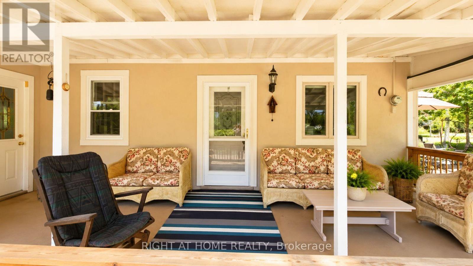 640 Tiny Beaches Road N Property Photo 4