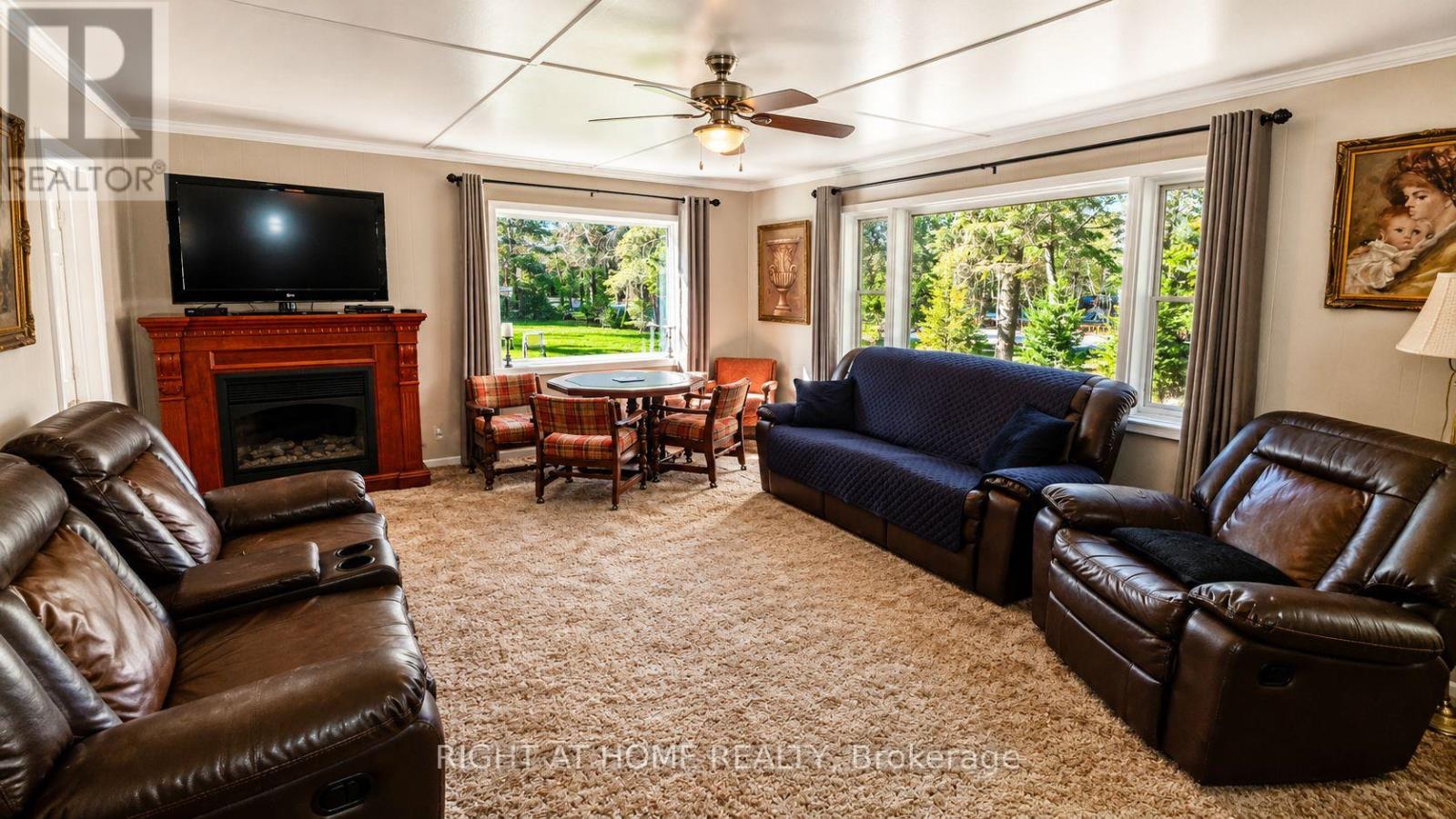 640 Tiny Beaches Road N Property Photo 10