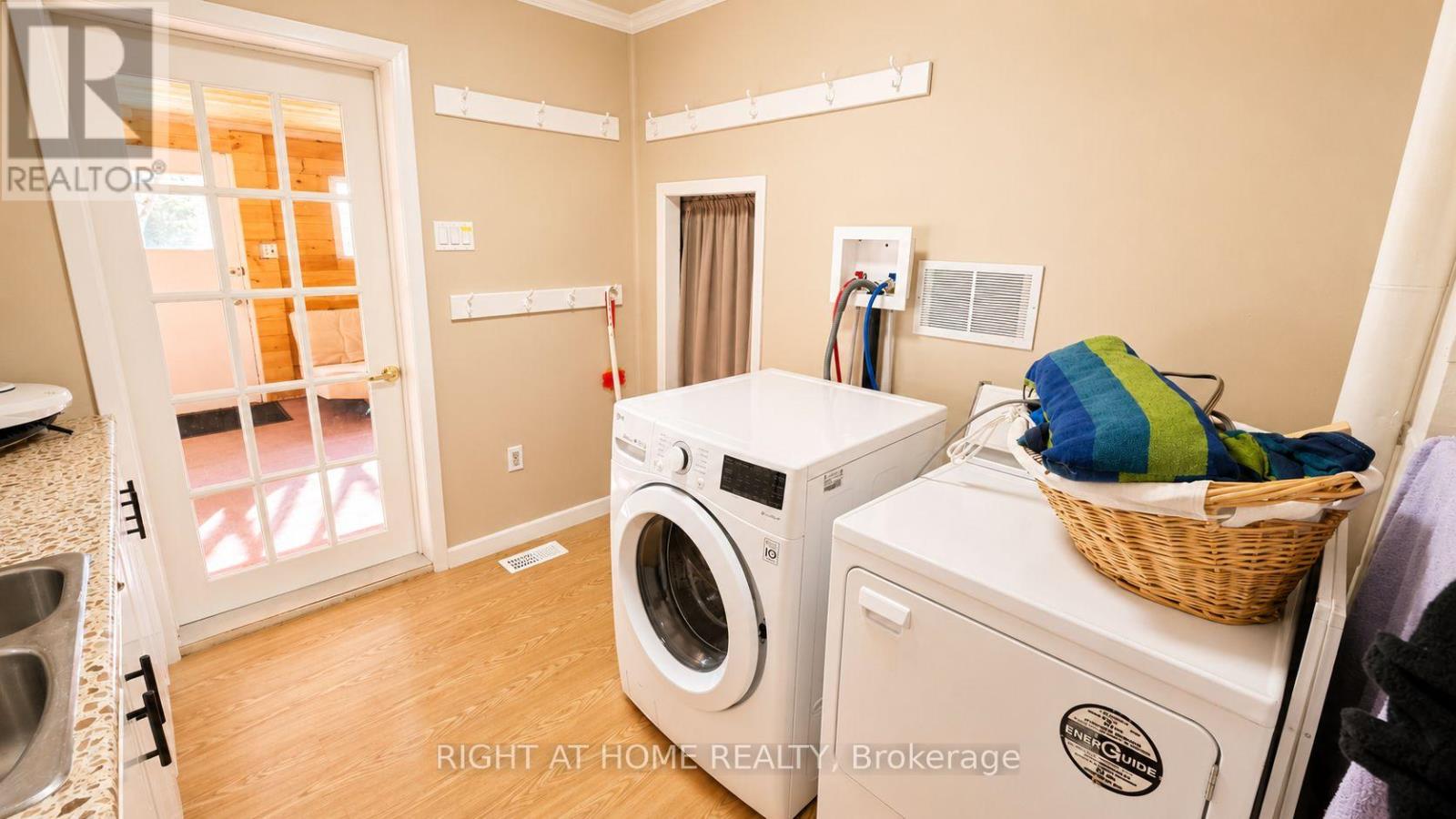 640 Tiny Beaches Road N Property Photo 14