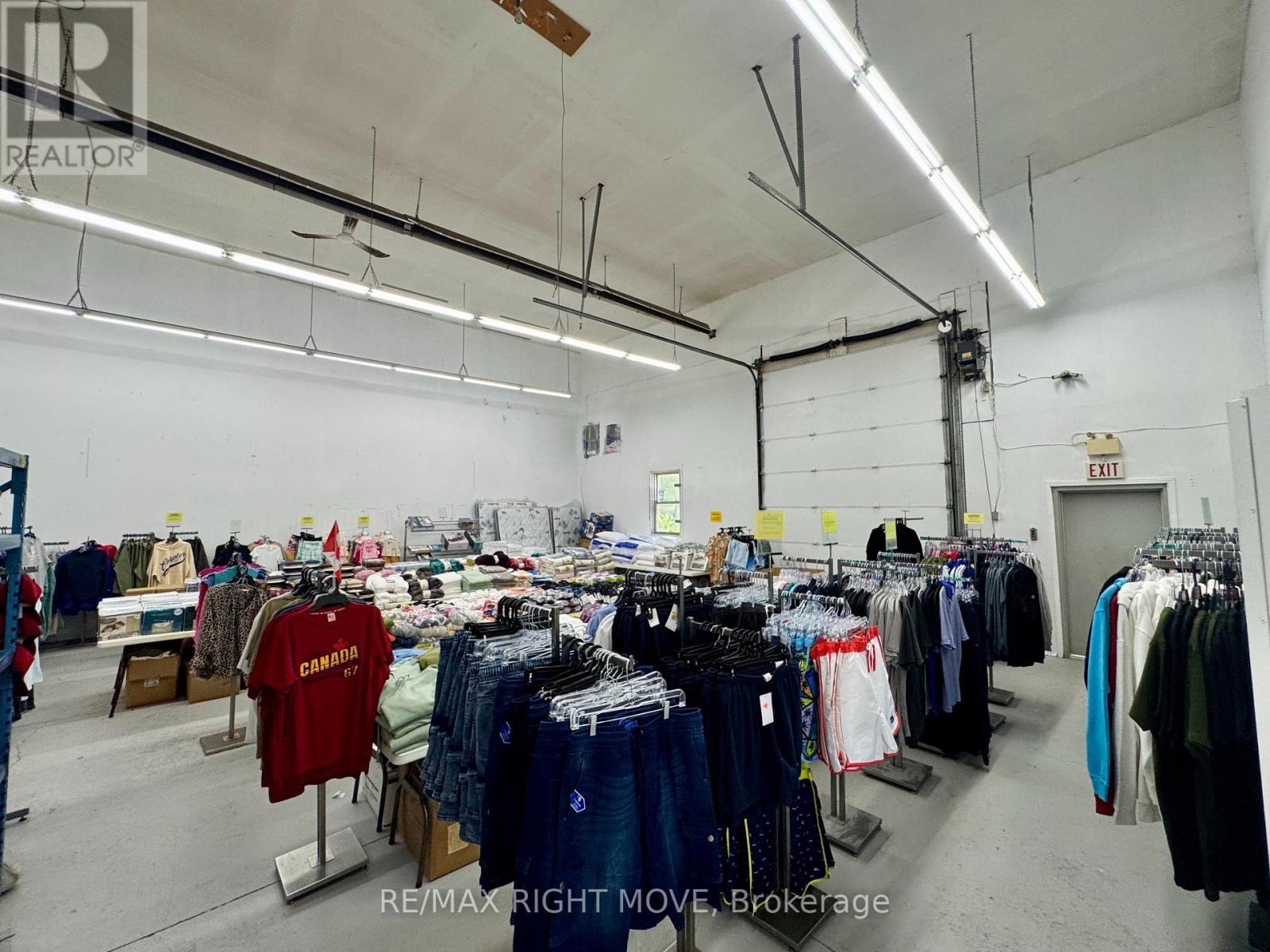 9+9a - 4337 Burnside Line Property Photo 13