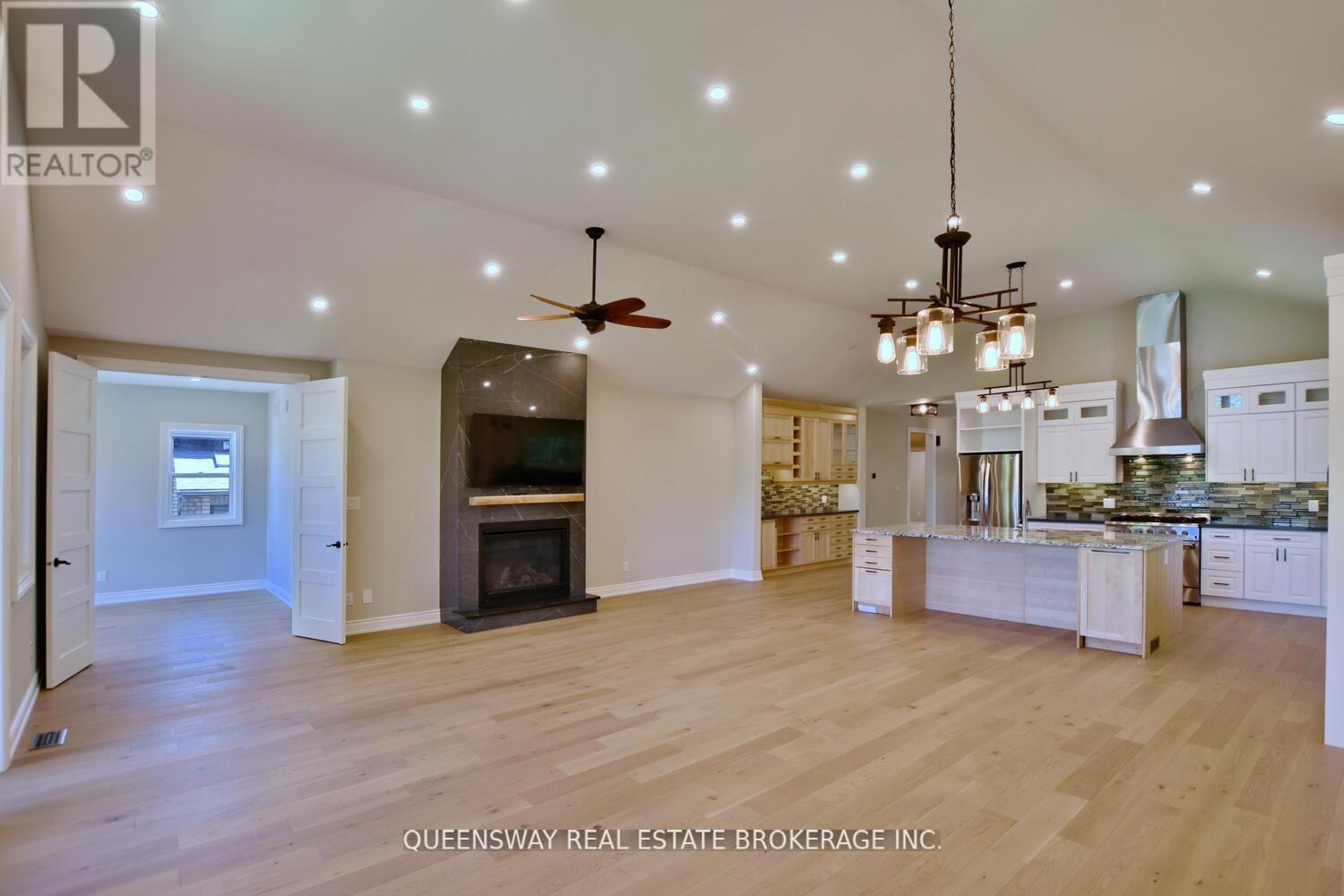 1852 River Road W Property Photo 5