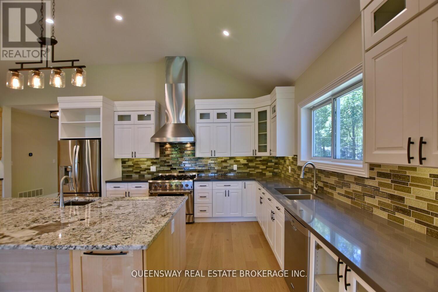 1852 River Road W Property Photo 7