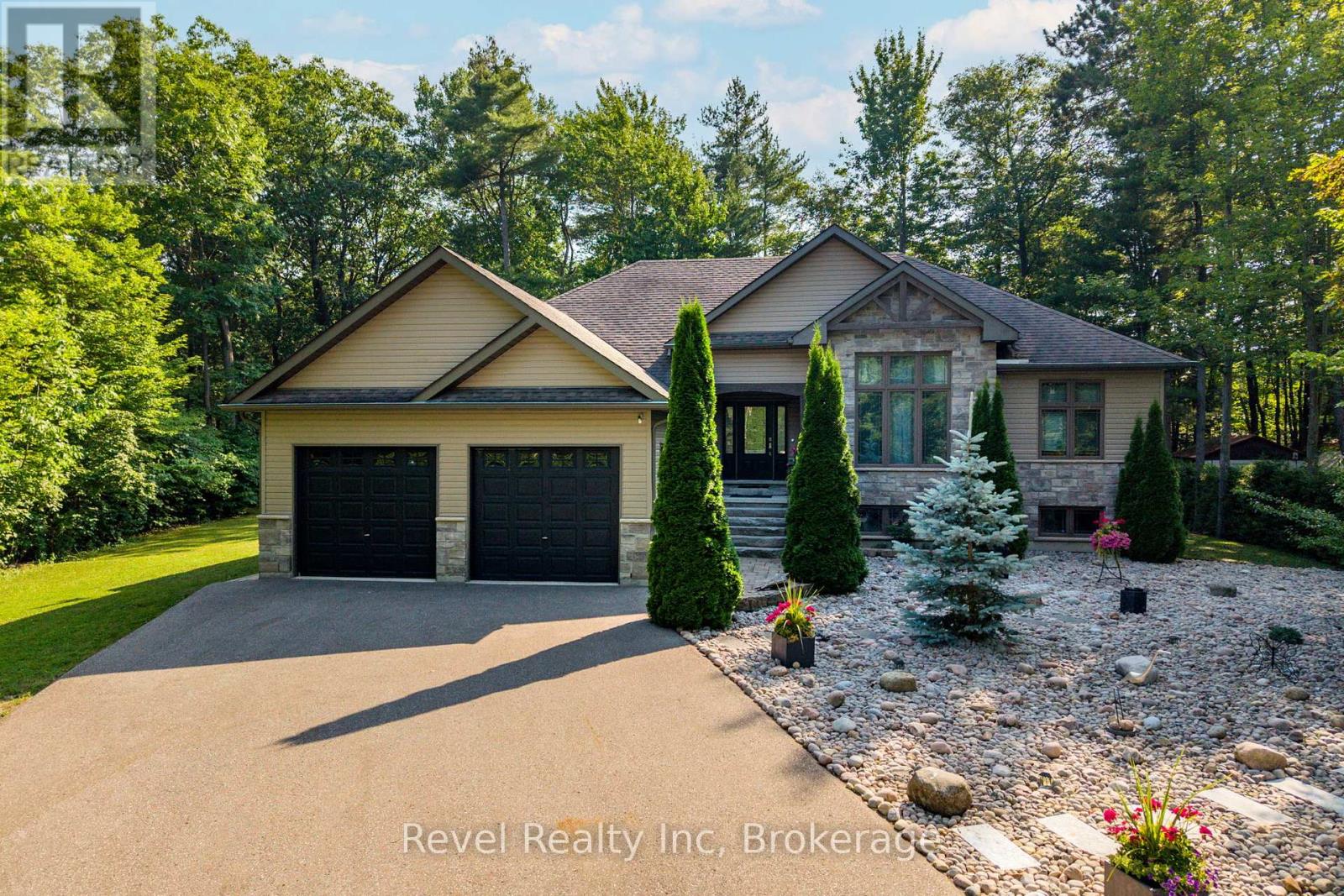 54 VINCENT CIRCLE Property Photo 1
