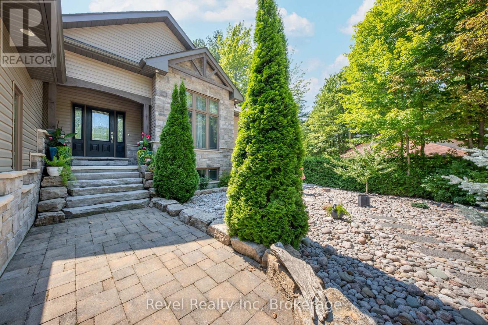 54 Vincent Circle Property Photo 4