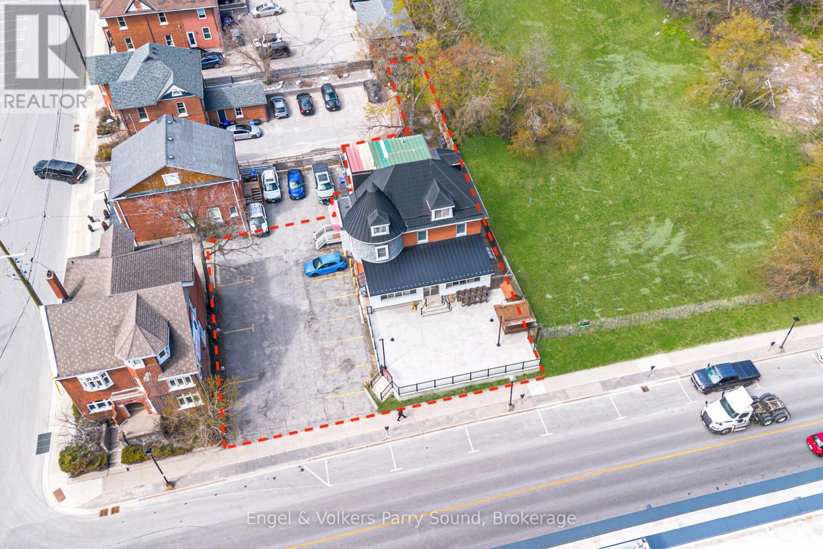 168 Dunlop Street E Property Photo 5
