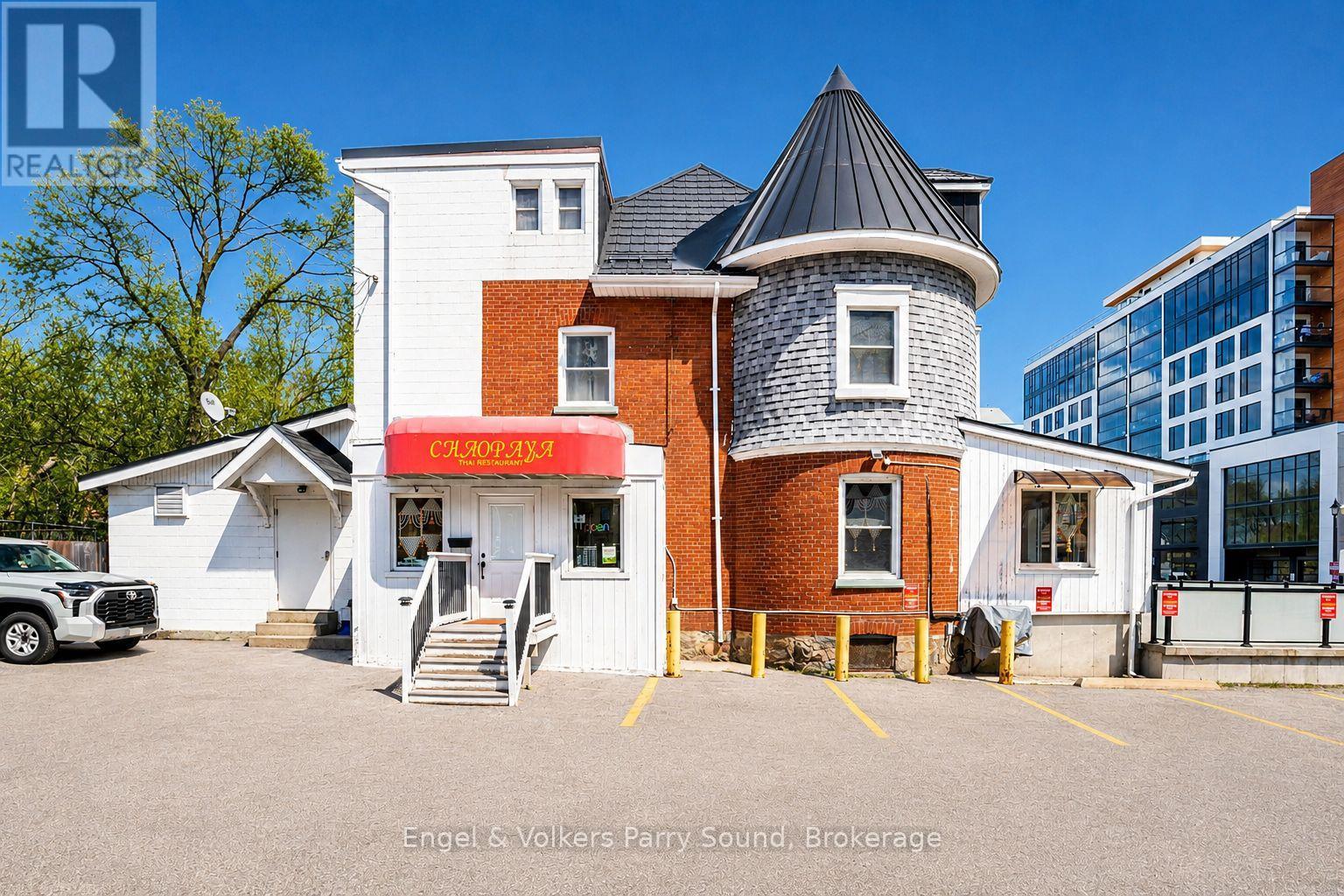 168 Dunlop Street E Property Photo 6