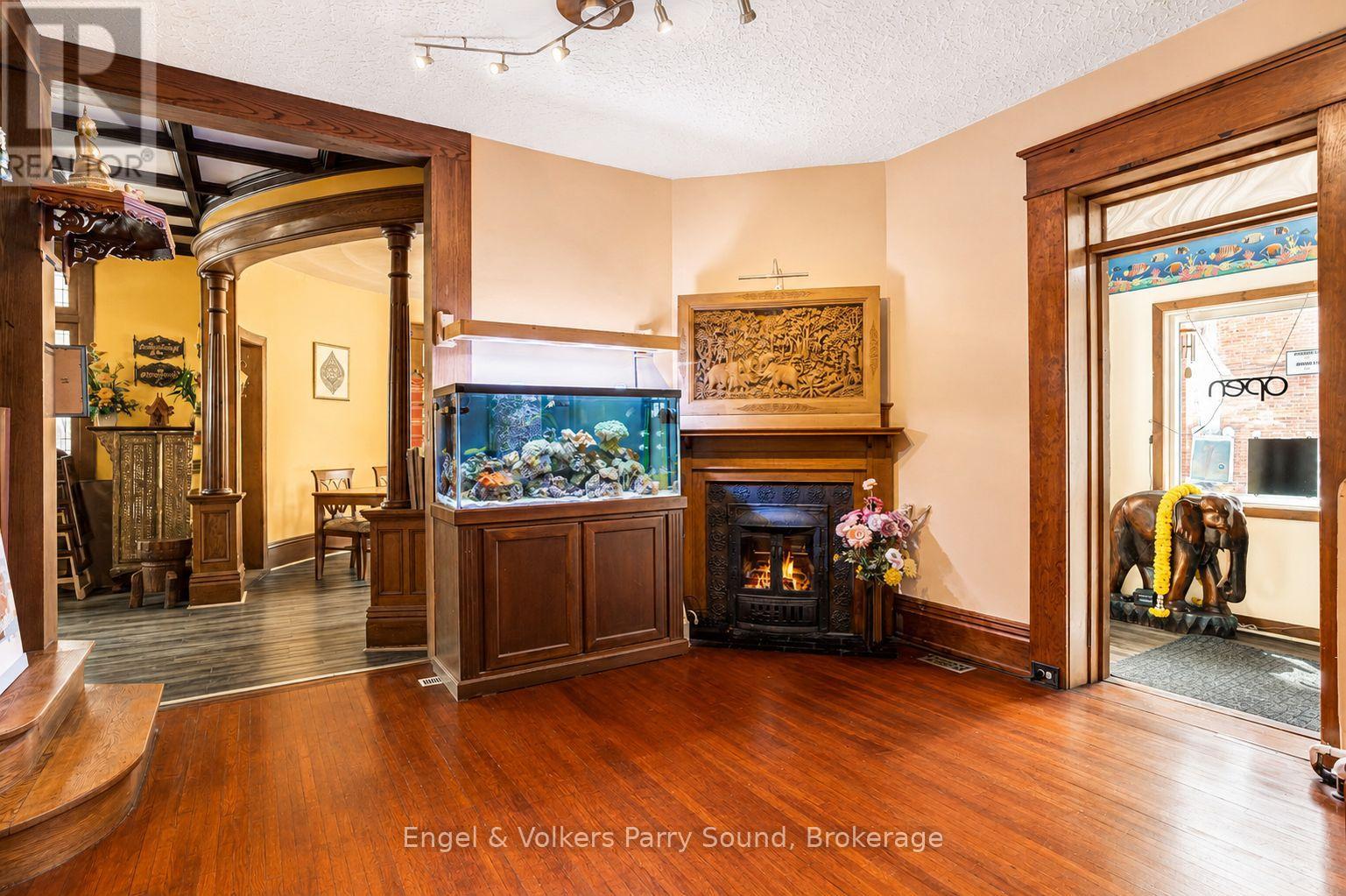 168 Dunlop Street E Property Photo 8