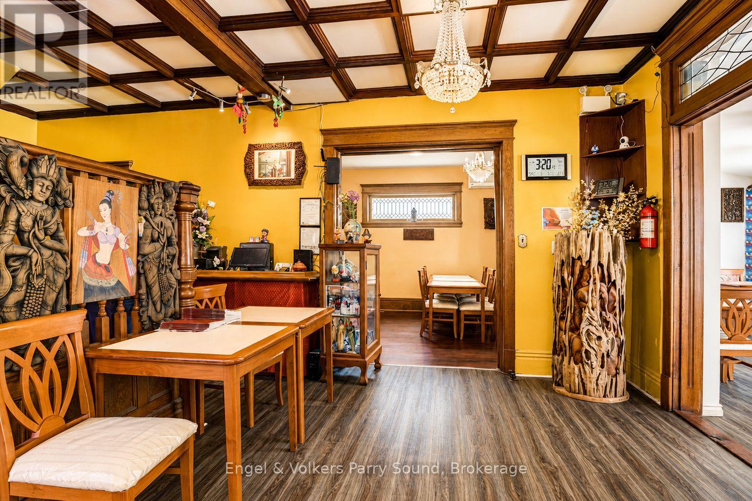 168 Dunlop Street E Property Photo 11