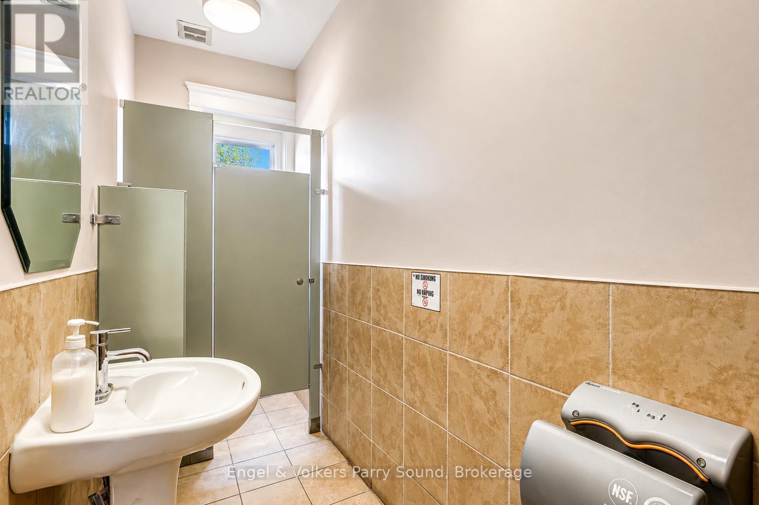 168 Dunlop Street E Property Photo 17